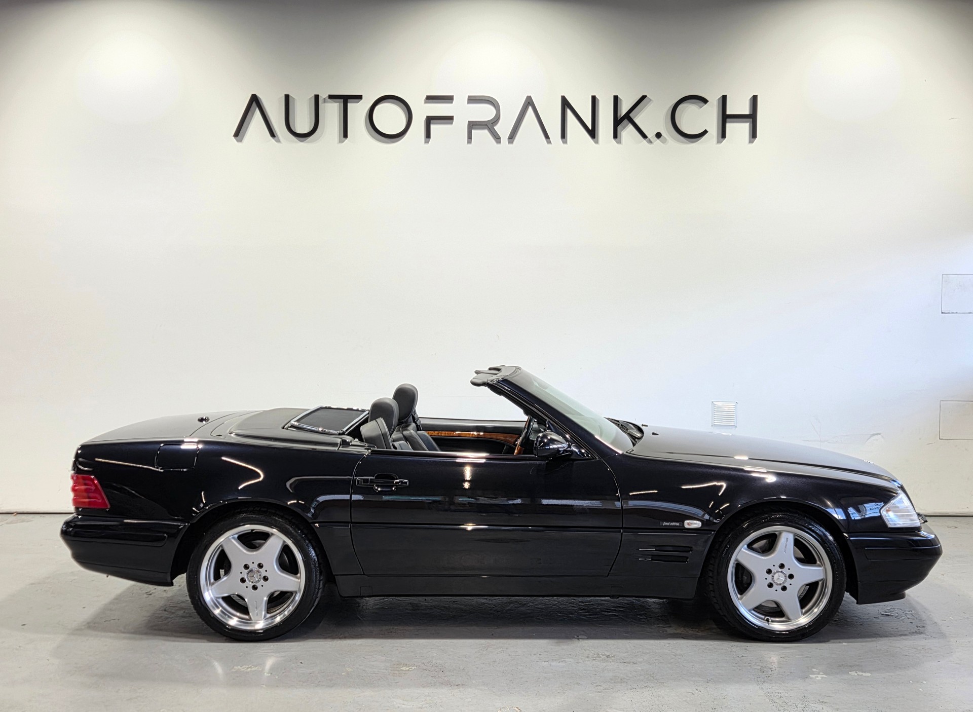 MERCEDES-BENZ SL 500 Final Edition-showroom-element-1