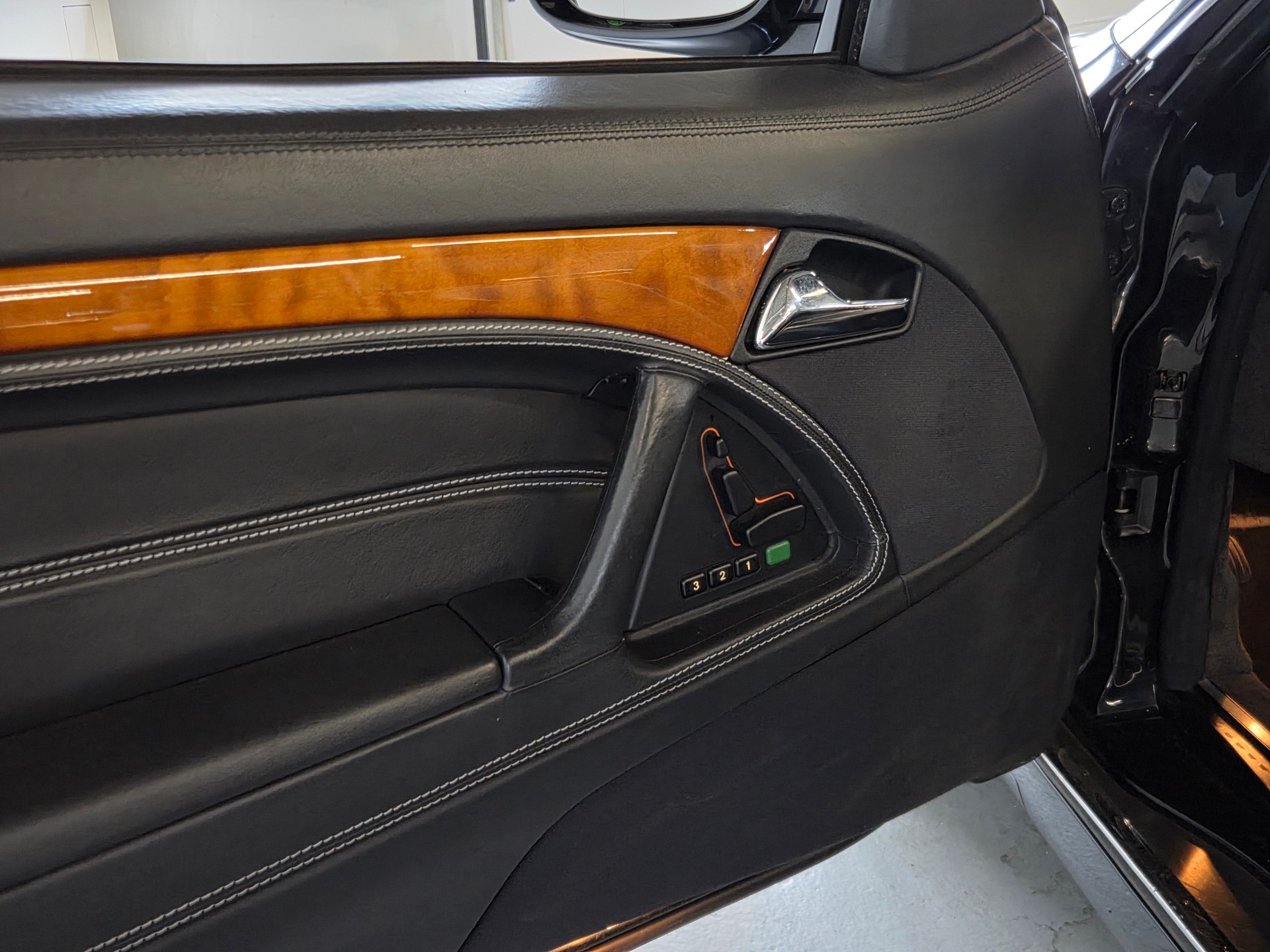 MERCEDES-BENZ SL 500 Final Edition-image-7