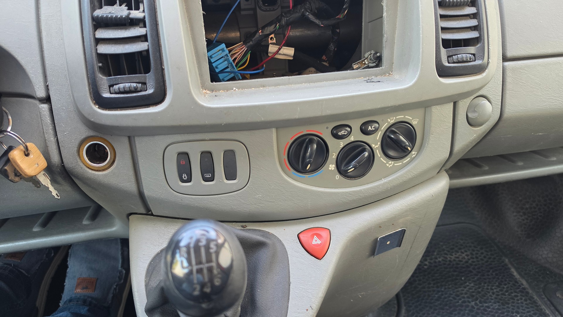 OPEL Vivaro 1.9 CDTI 2.9t-image-15