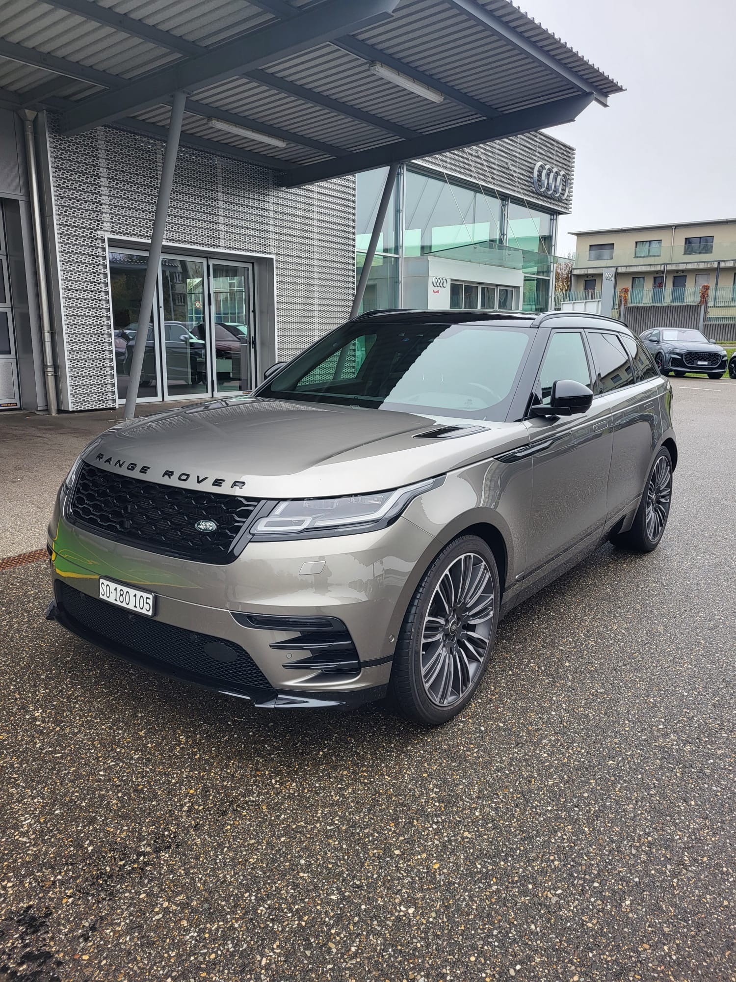 LAND ROVER 3.0 D 300 R-Dynamic