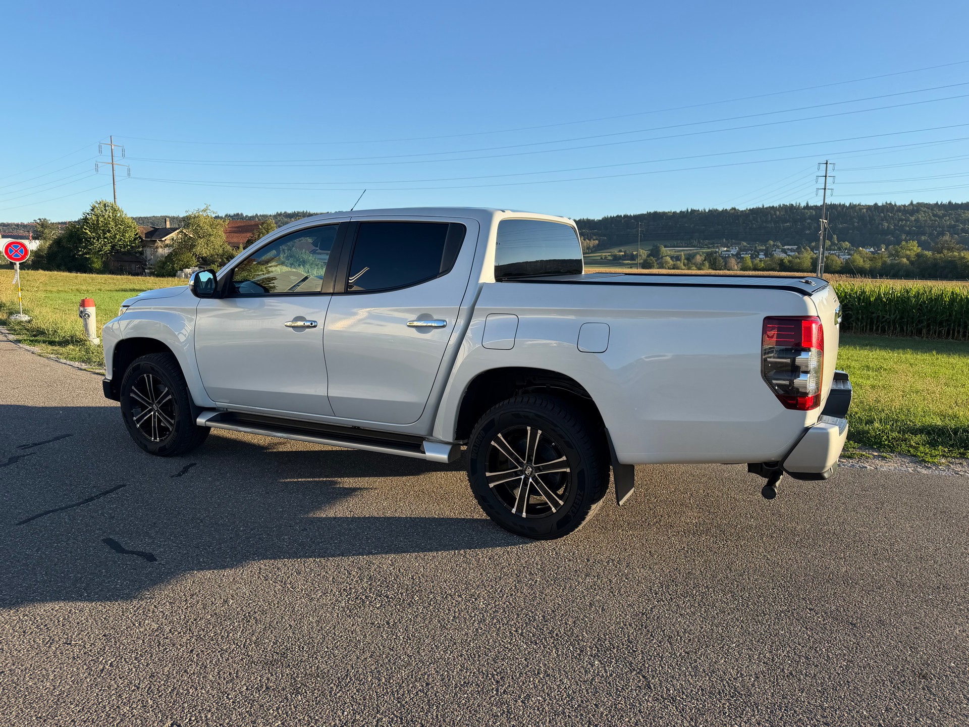 MITSUBISHI L 200 2.2 Diamond Double Cab Automat-360°-Kamera-image-10
