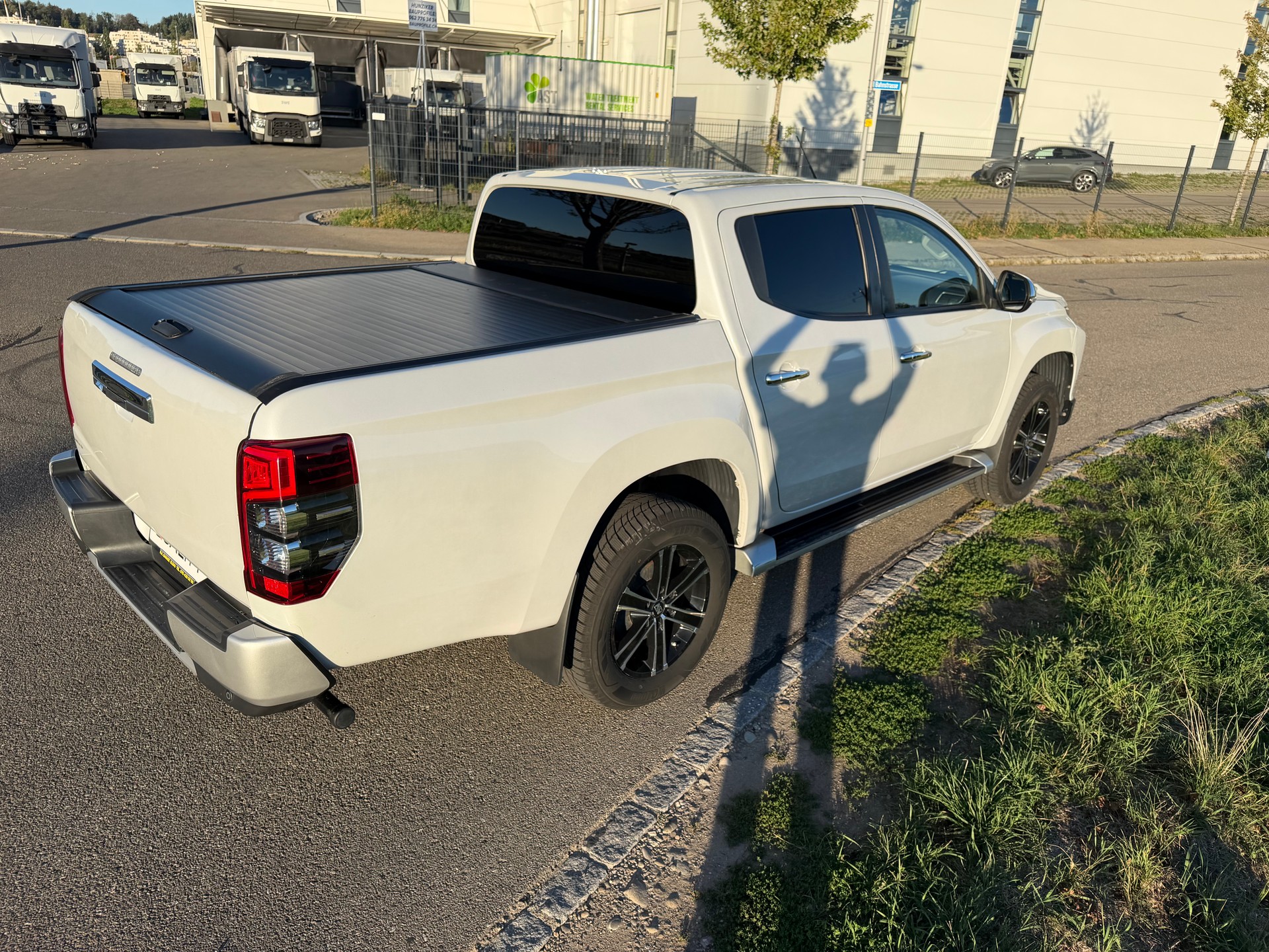 MITSUBISHI L 200 2.2 Diamond Double Cab Automat-360°-Kamera-image-16