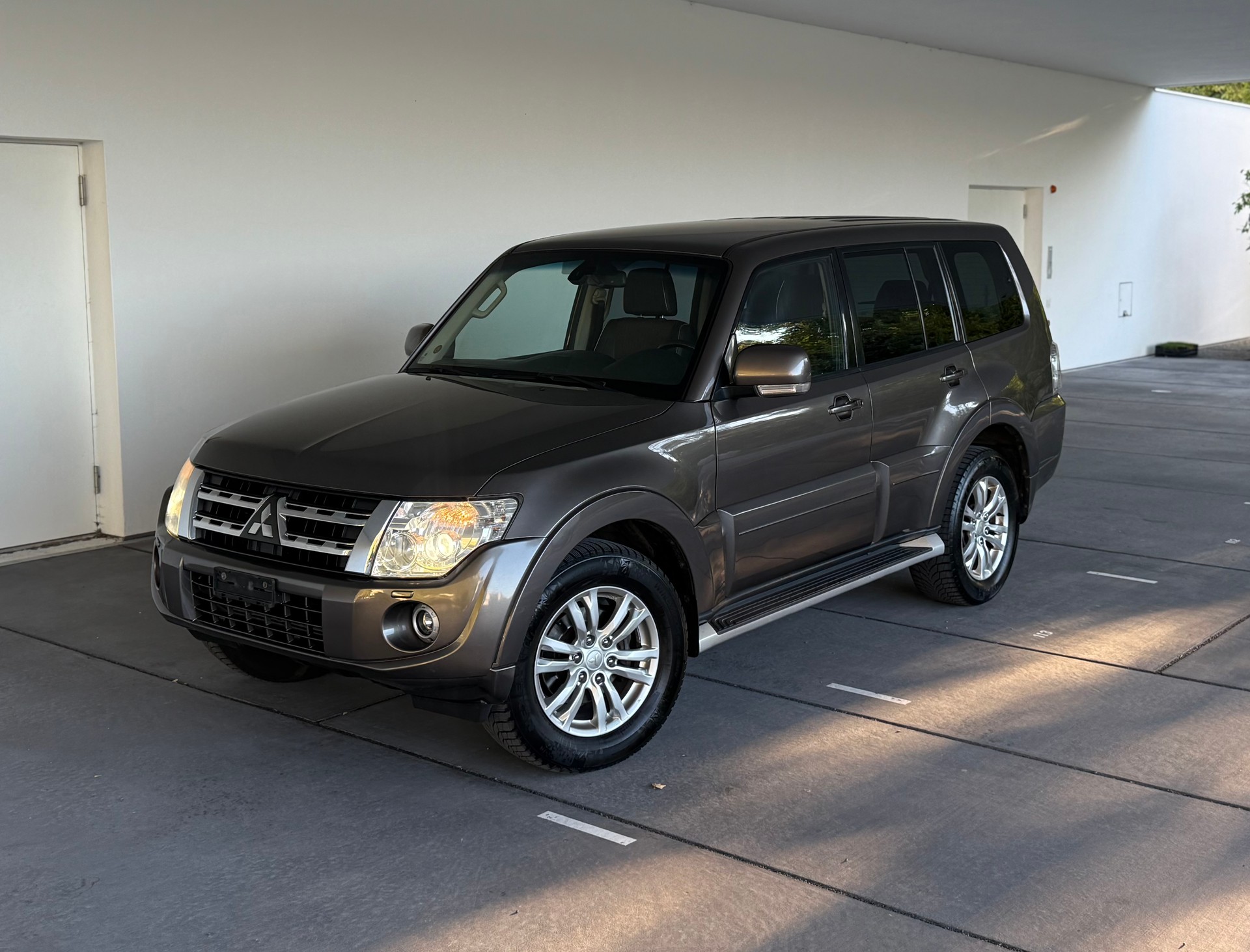 MITSUBISHI Pajero 3.2 DI-D Professional Plus Automatic