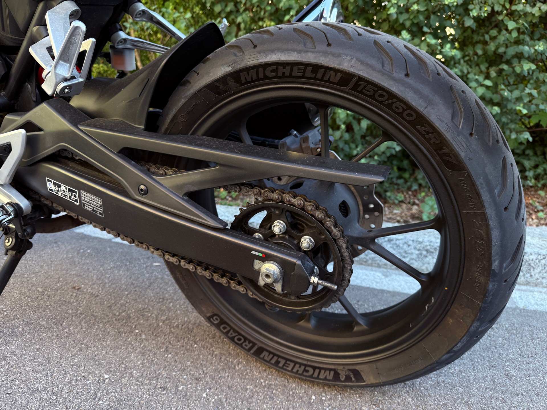HONDA CB 300 R-image-10