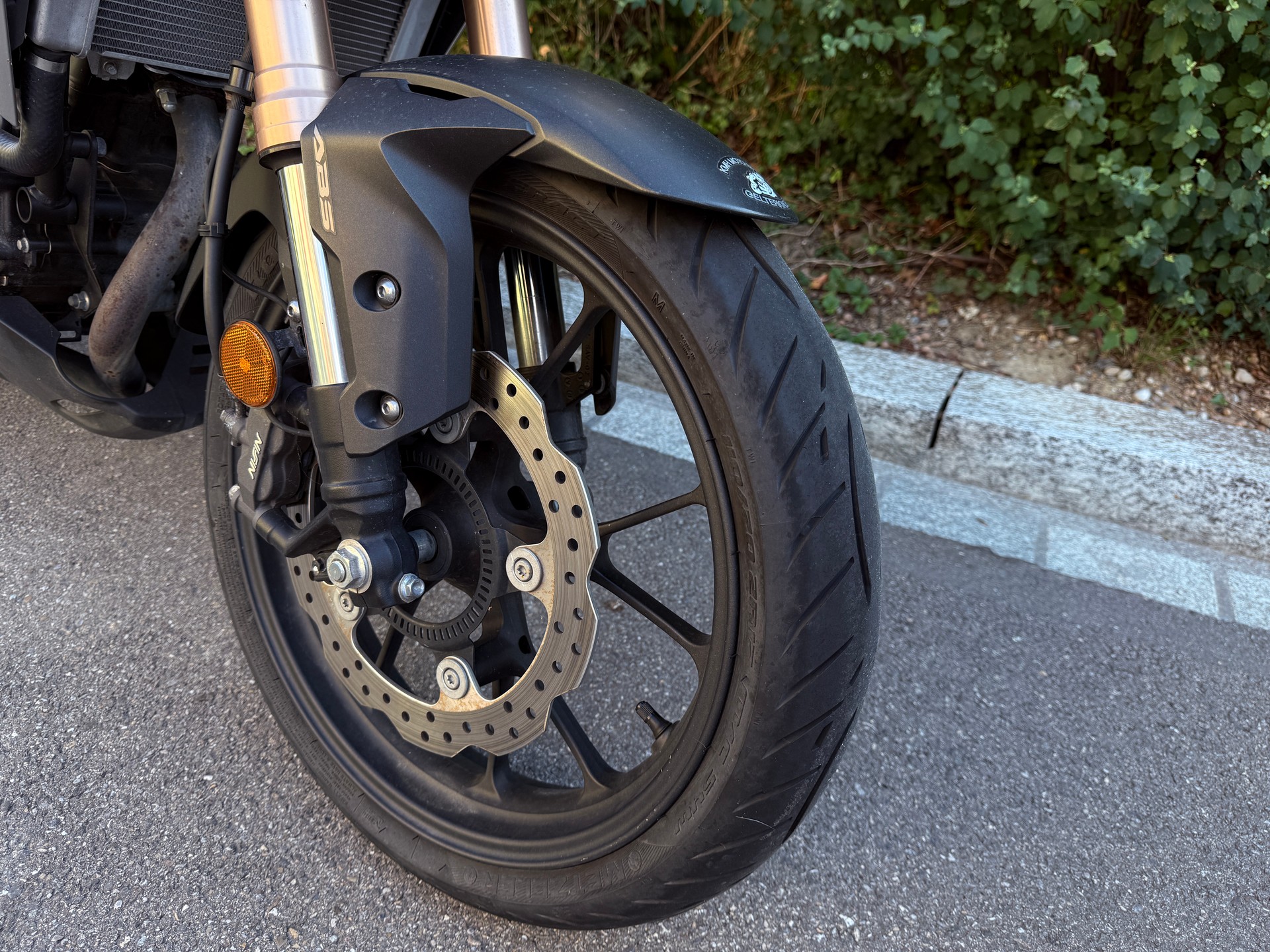 HONDA CB 300 R-image-7
