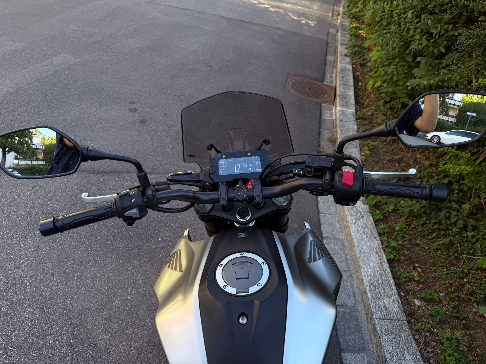 HONDA CB 300 R-image-5