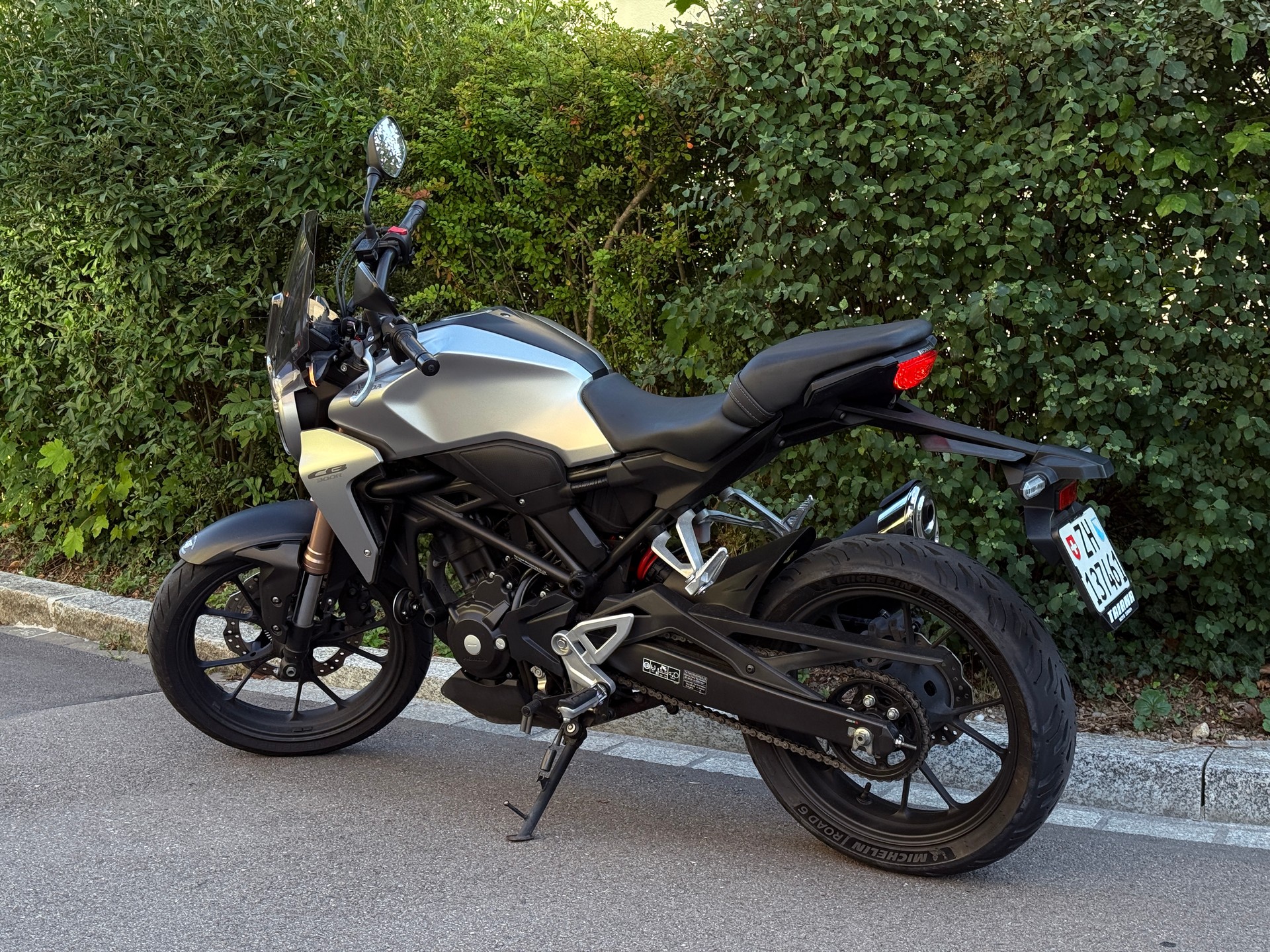 HONDA CB 300 R-image-4