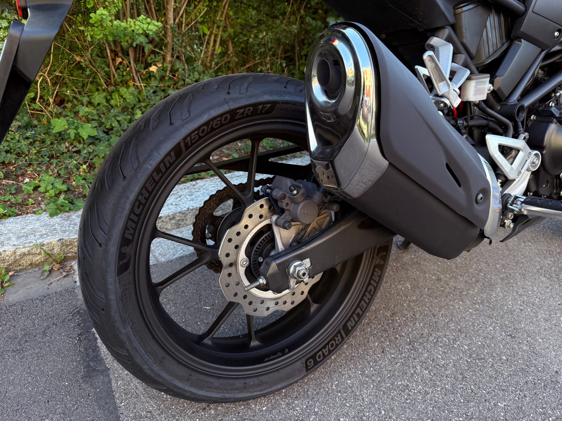 HONDA CB 300 R-image-9