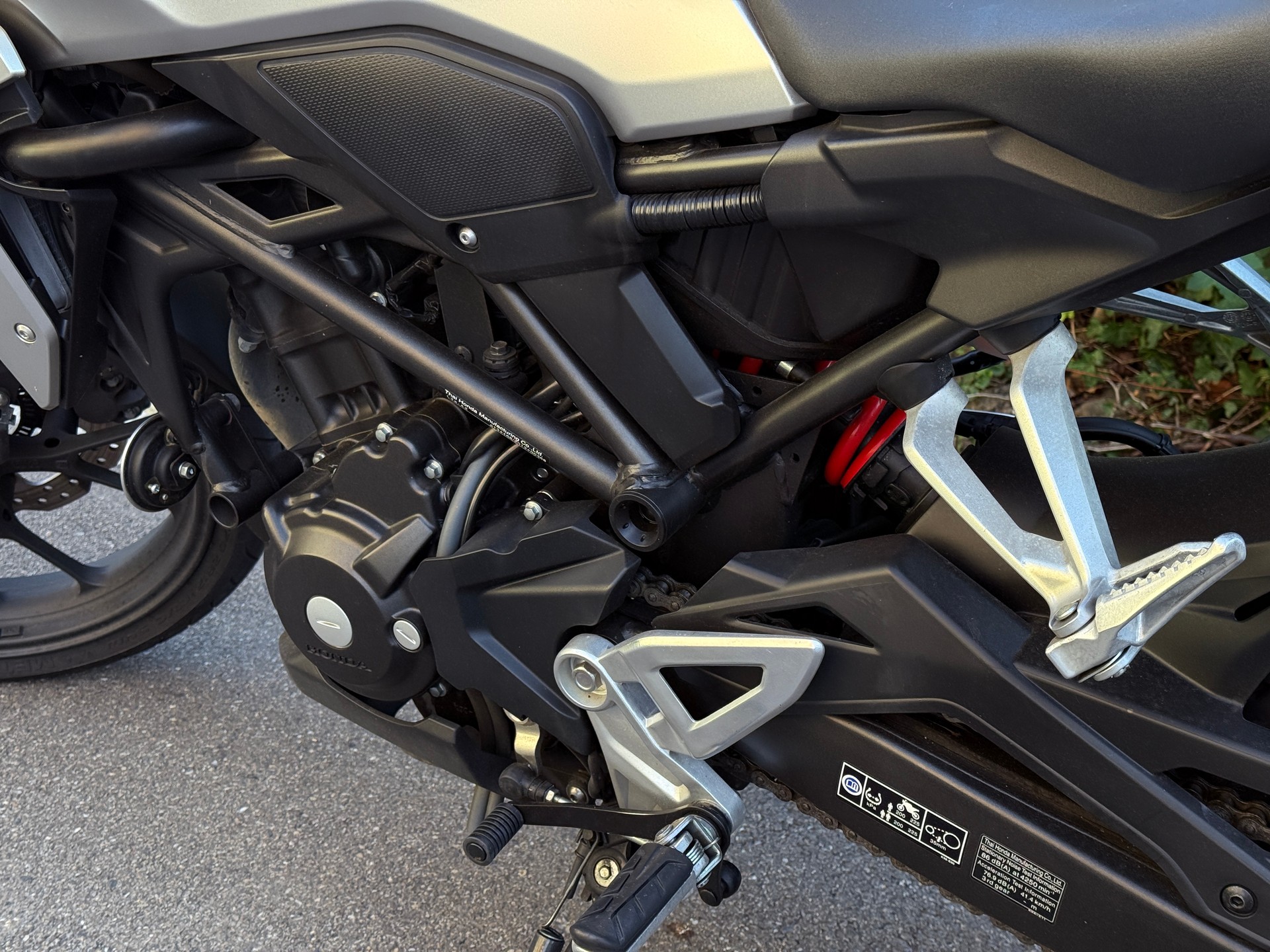 HONDA CB 300 R-image-3