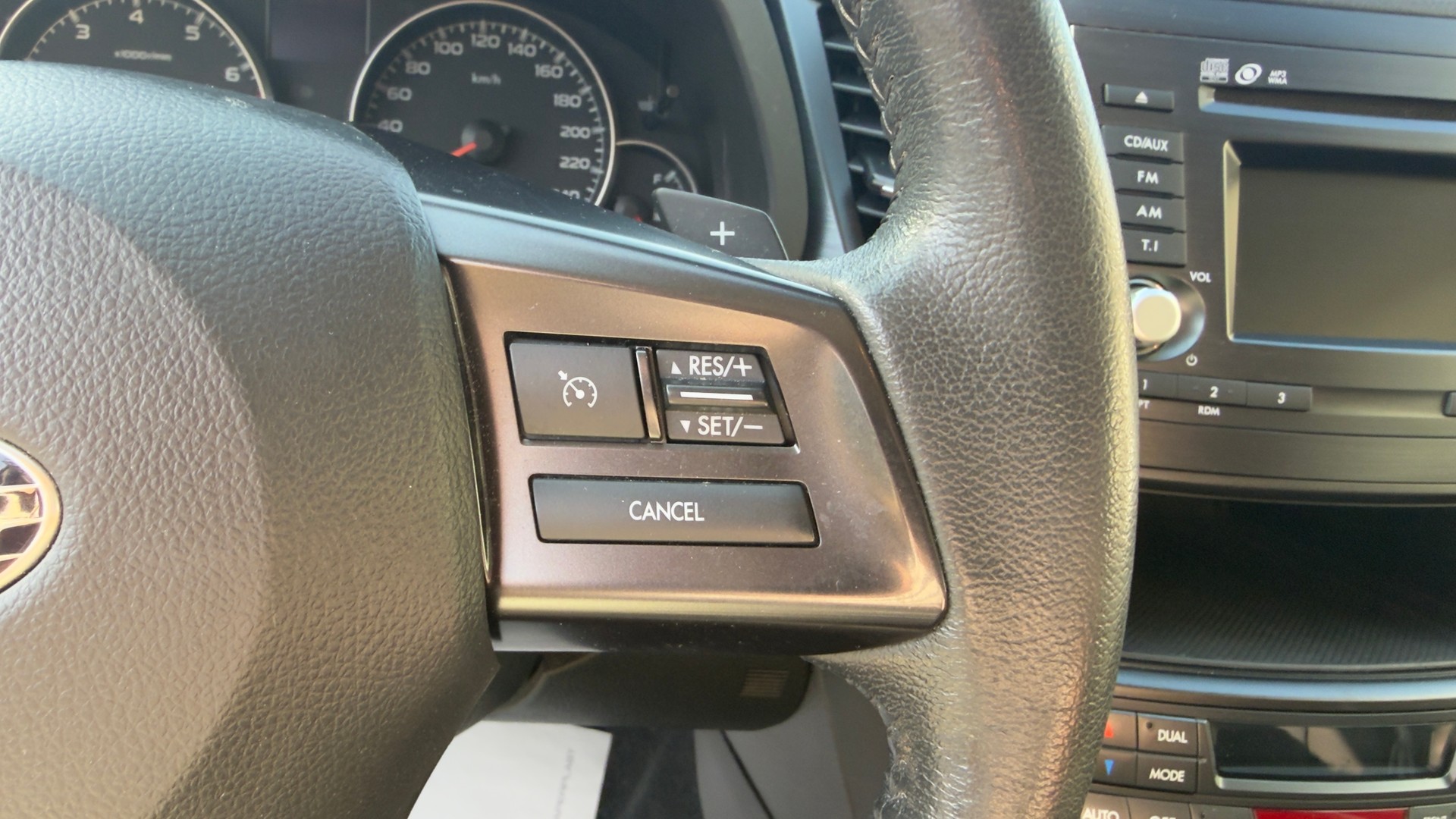 SUBARU Legacy 2.0i Swiss AWD Lineartronic-image-11