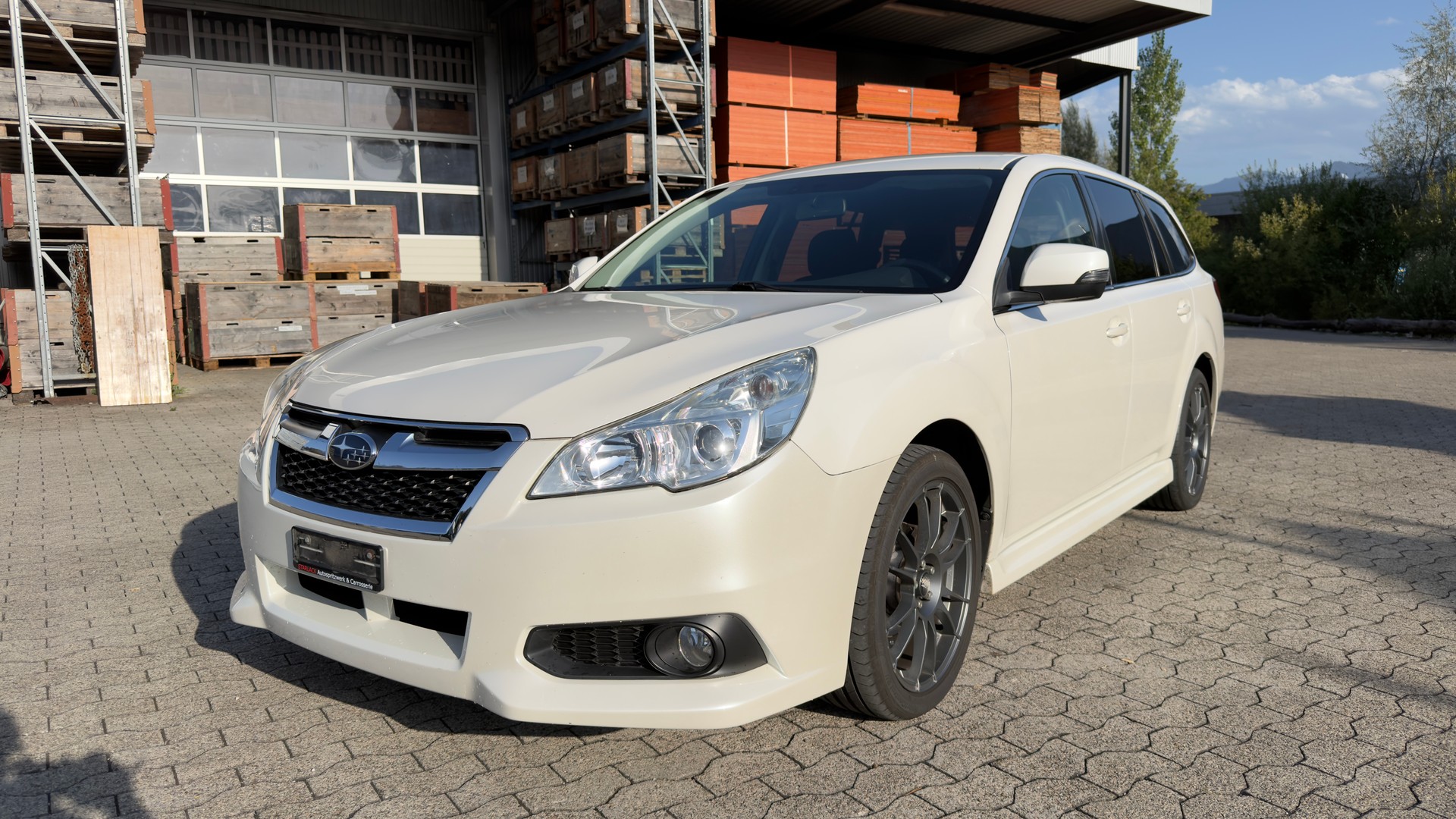 SUBARU Legacy 2.0i Swiss AWD Lineartronic