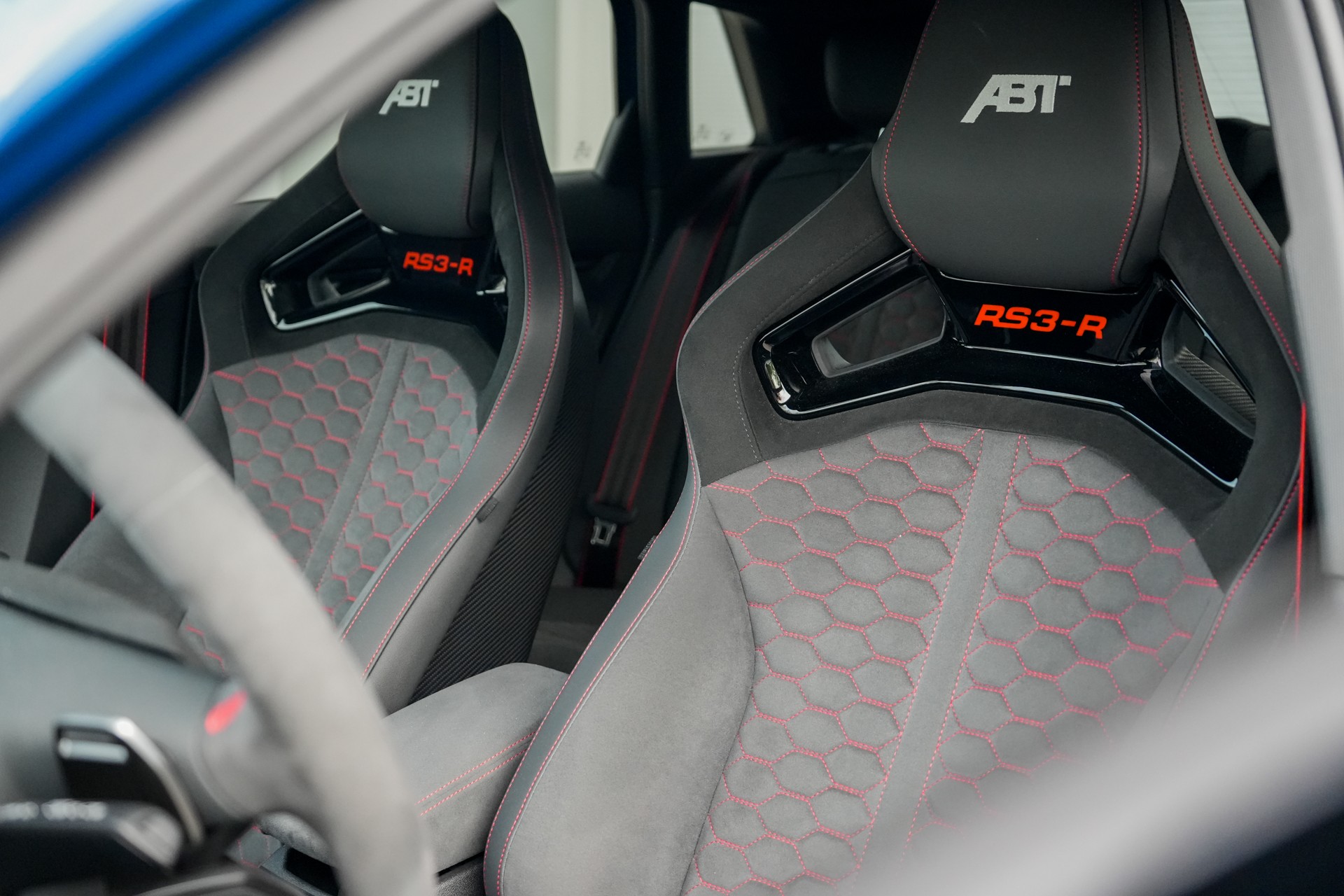 AUDI RS3 Sportback 2.5 TSI quattro S-tronic-image-14