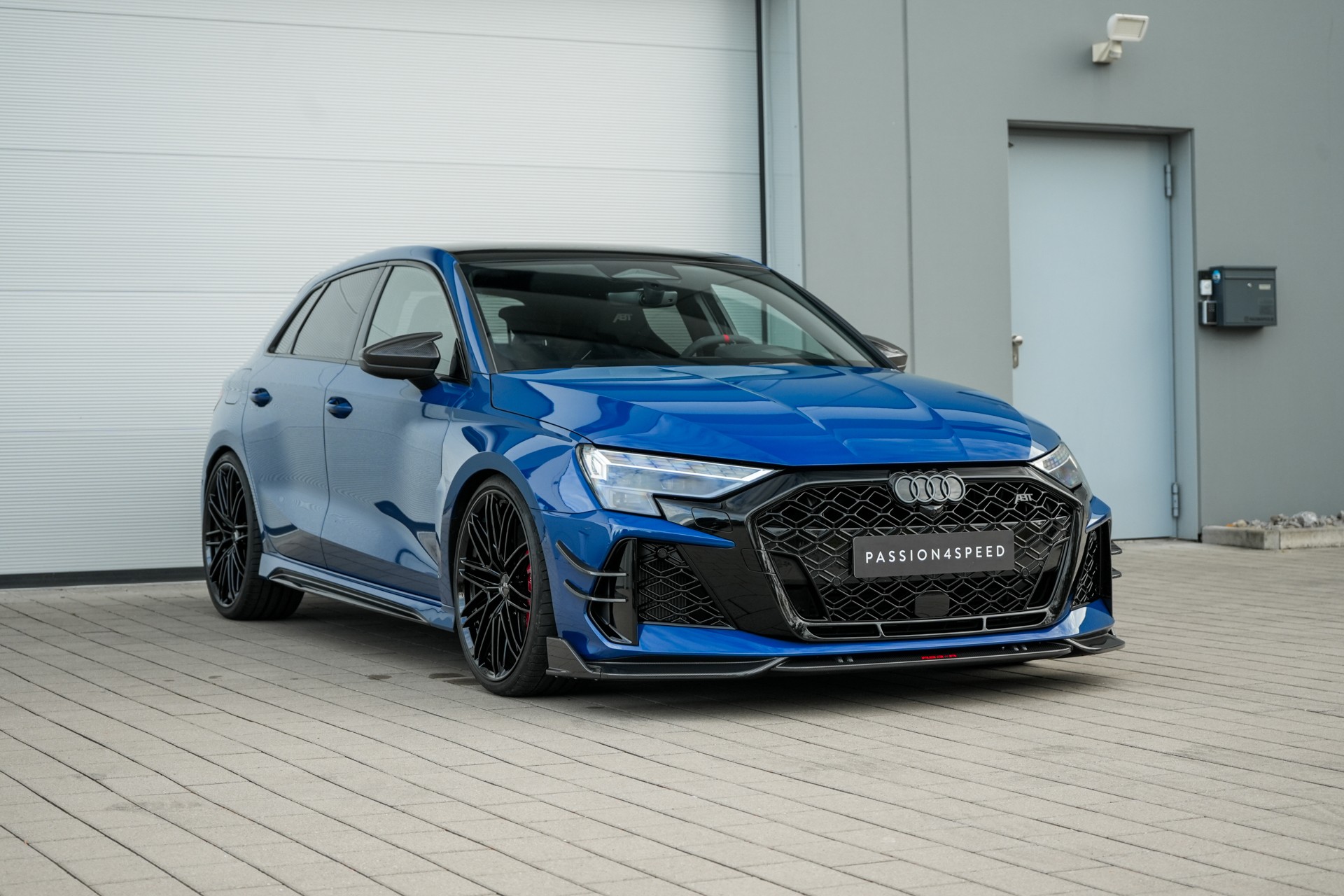 AUDI RS3 Sportback 2.5 TSI quattro S-tronic-showroom-element-2