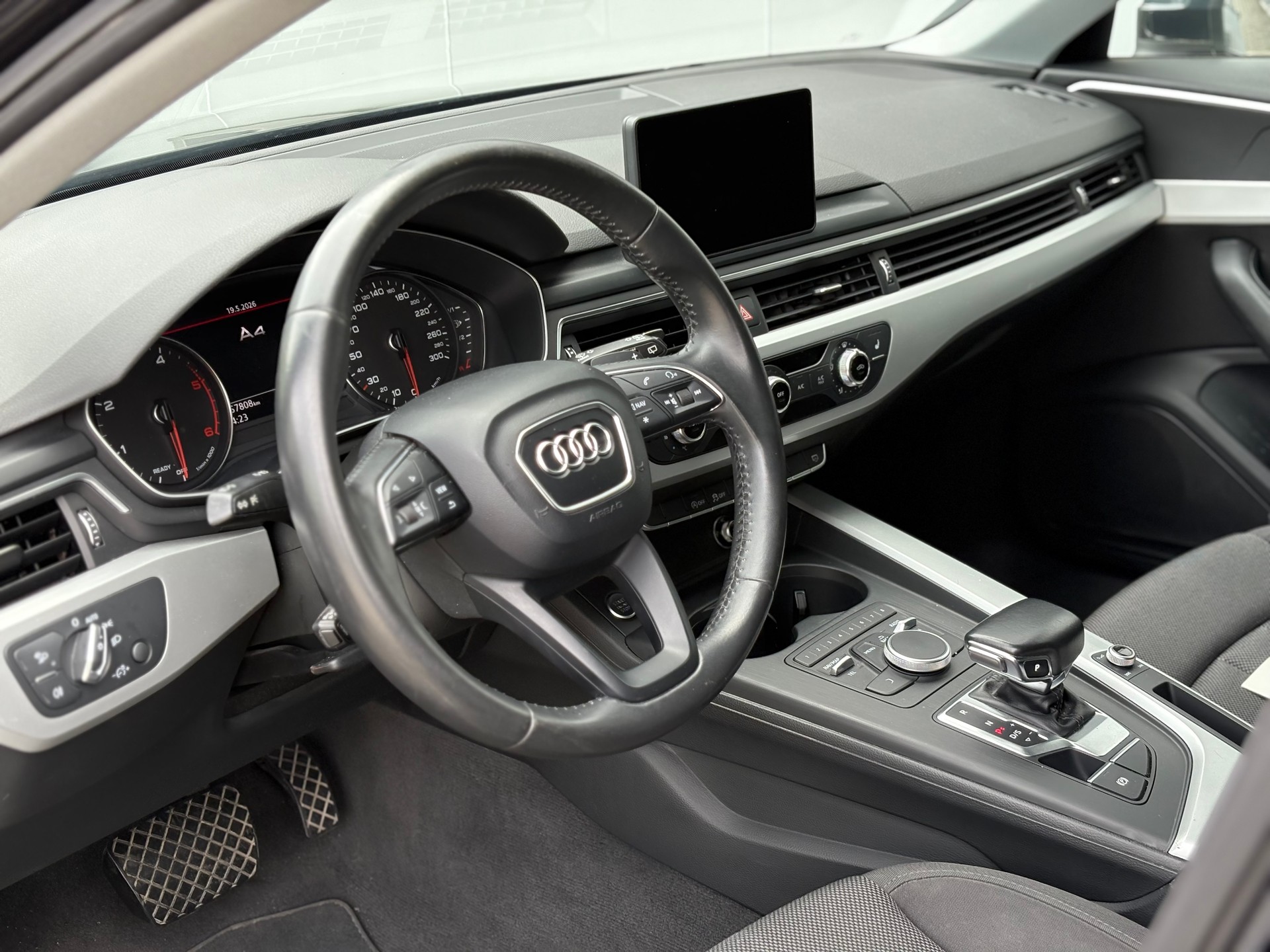 AUDI A4 Avant 2.0 TDI S-tronic-image-7