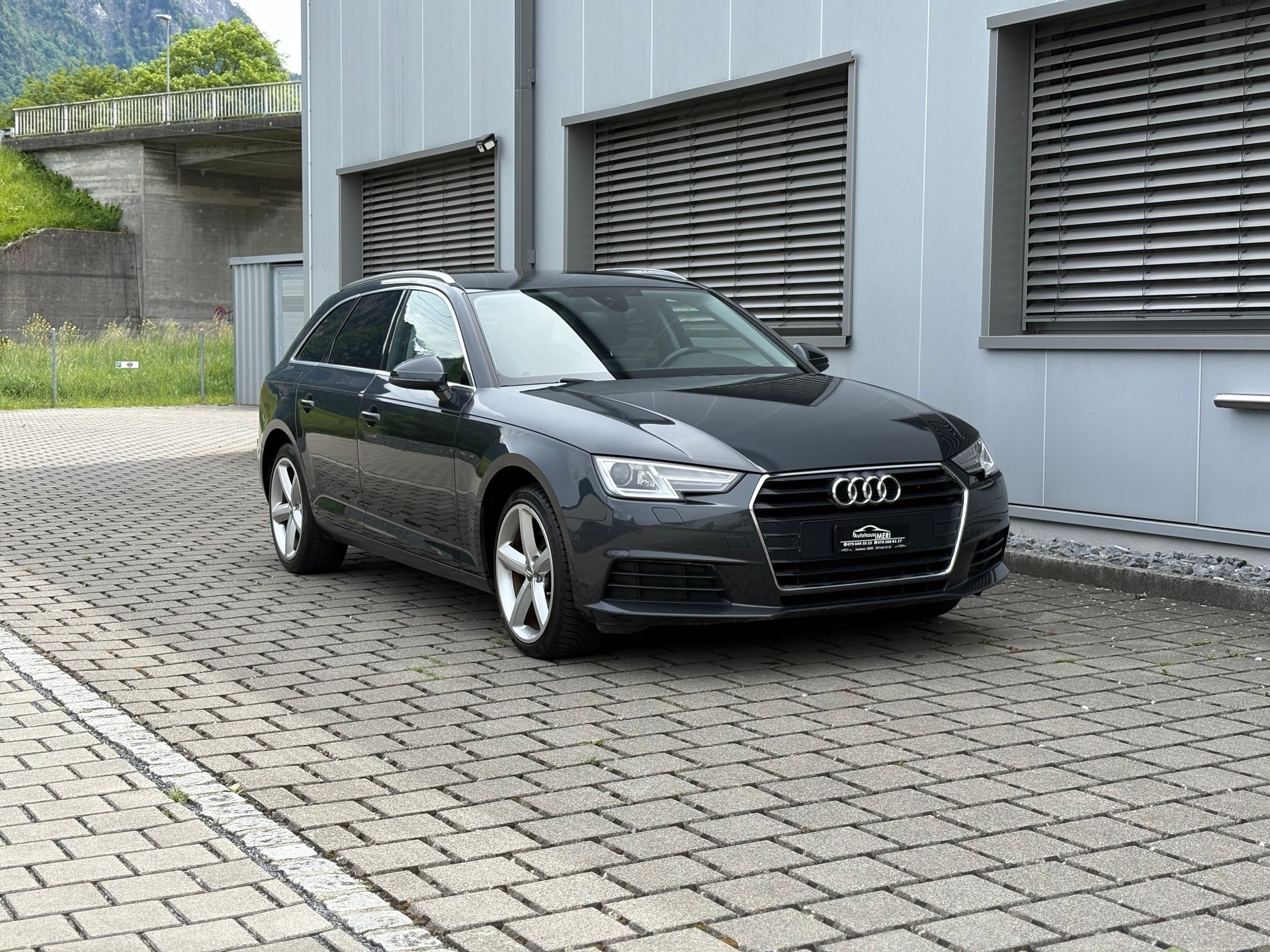 AUDI A4 Avant 2.0 TDI S-tronic-image-12