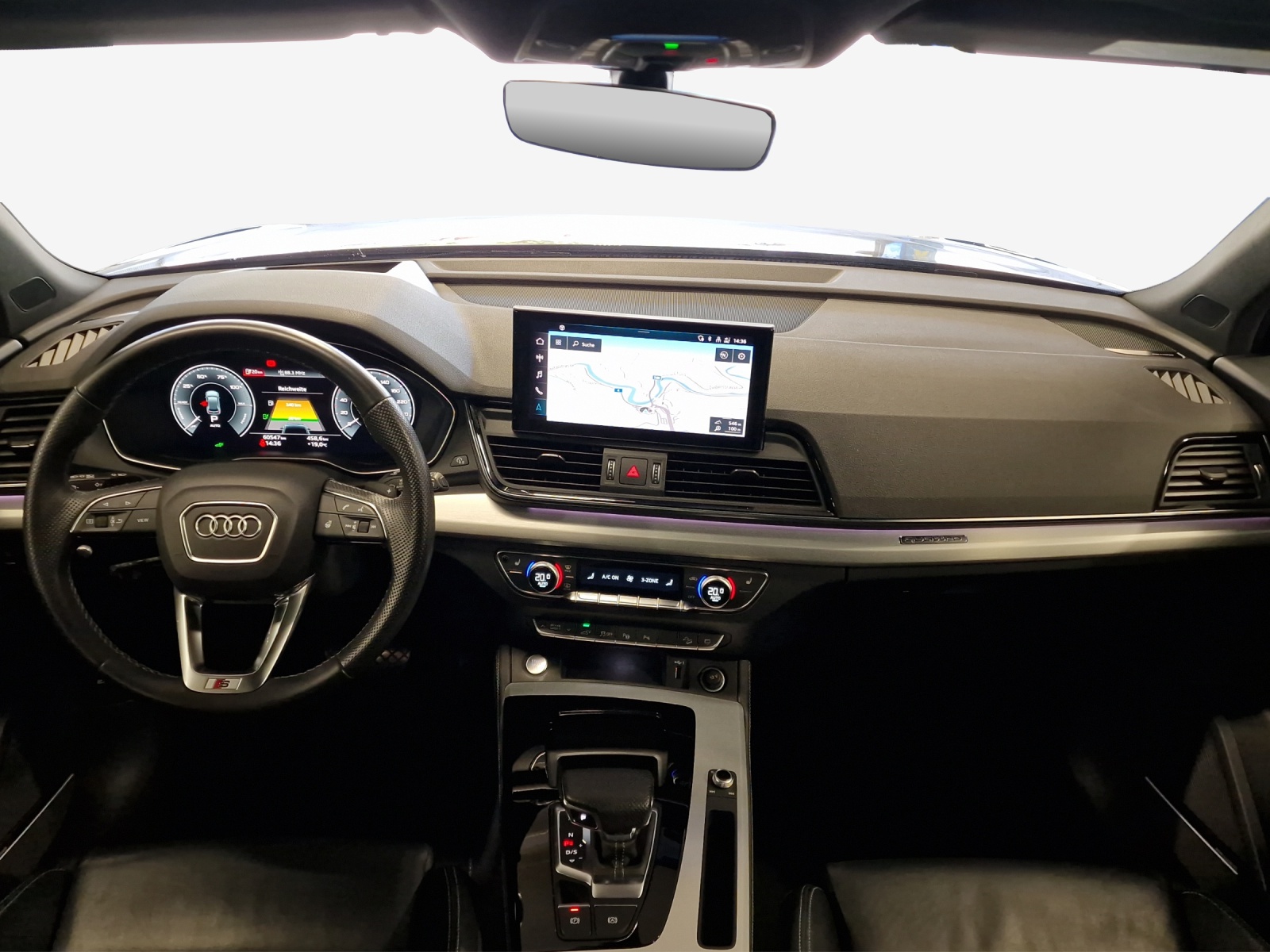 AUDI Q5 50 TFSI e PHEV S line quattro S-tronic-image-8