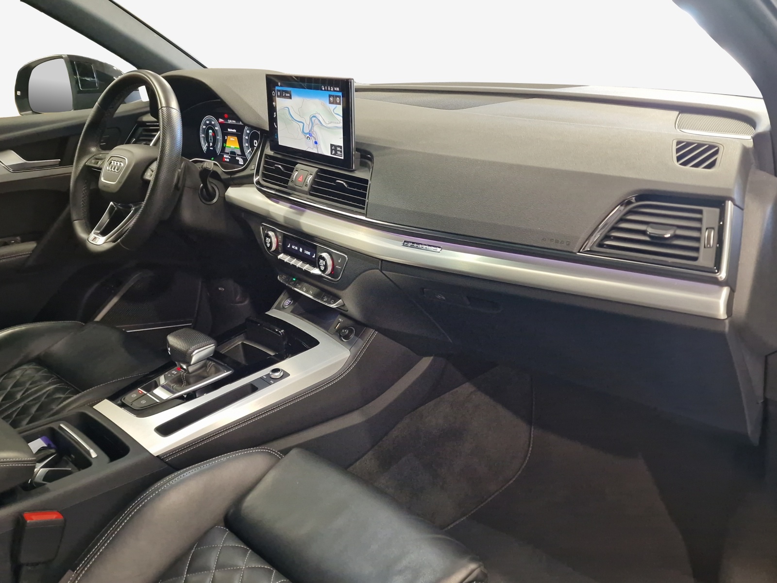 AUDI Q5 50 TFSI e PHEV S line quattro S-tronic-image-13