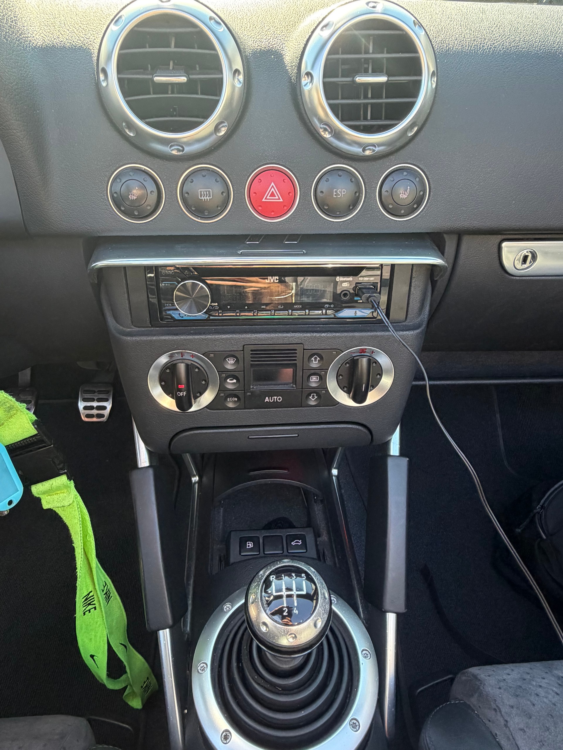 AUDI TT 1.8 20V Turbo 180 ESP-image-7