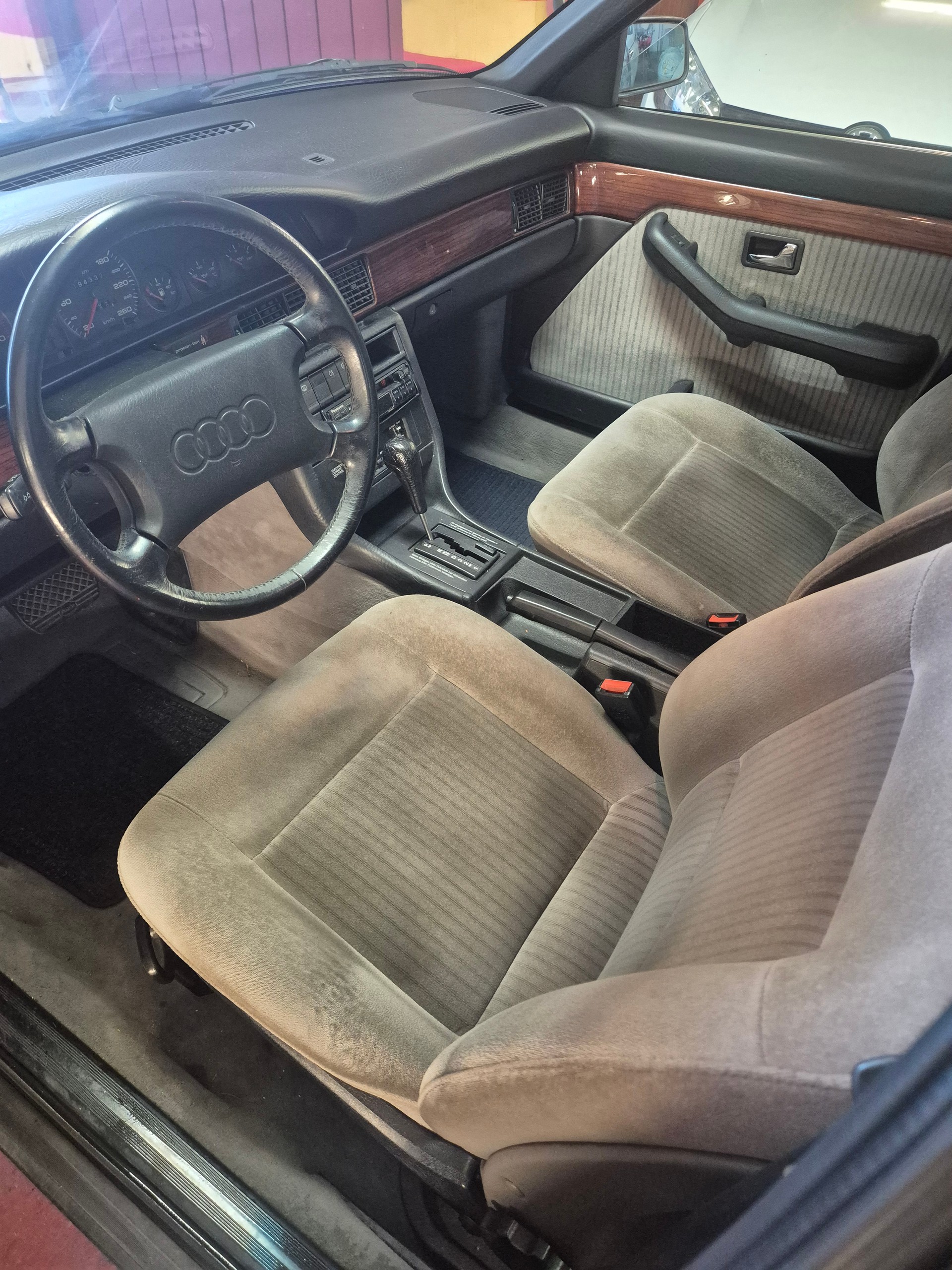 AUDI 100