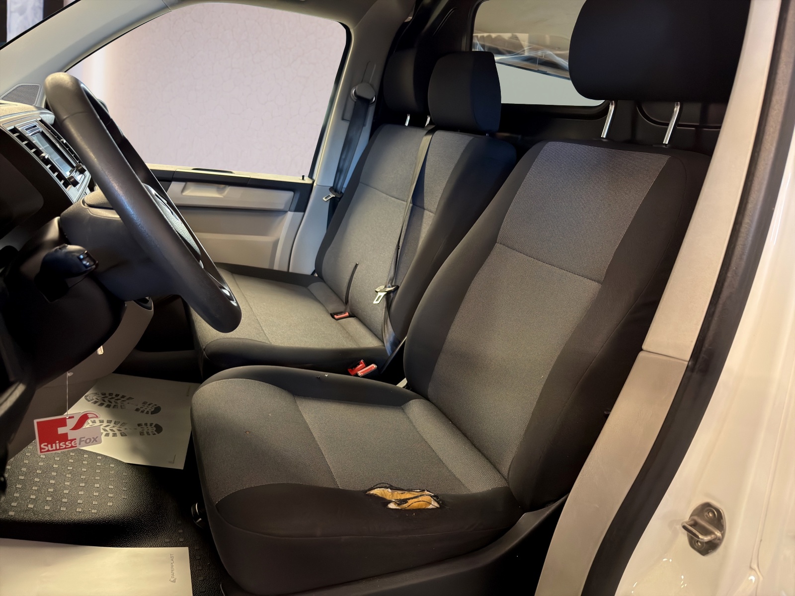 VW T6 2.0 TDI Transporter-image-13