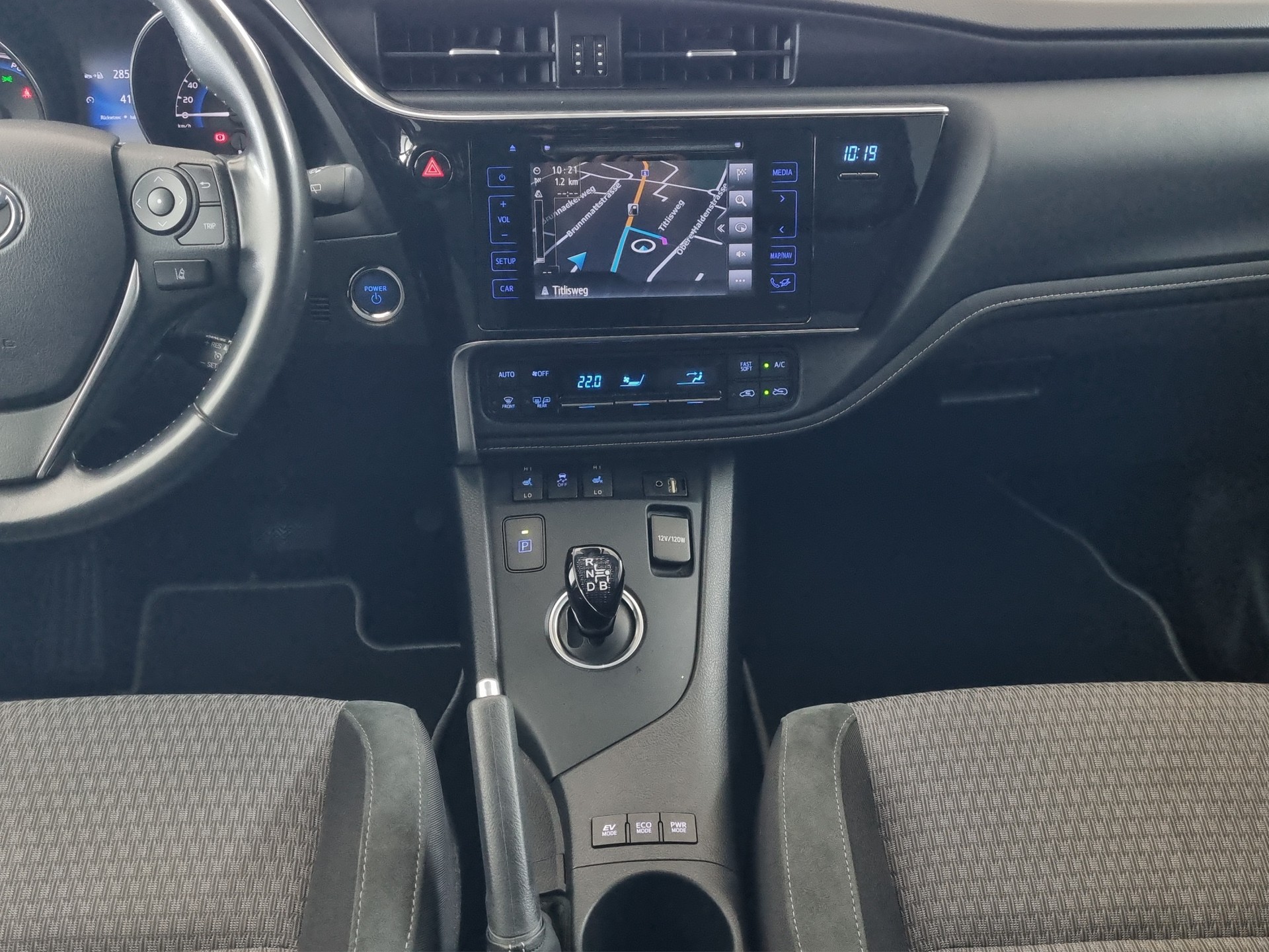 TOYOTA Auris 1.8 HSD Trend-image-9