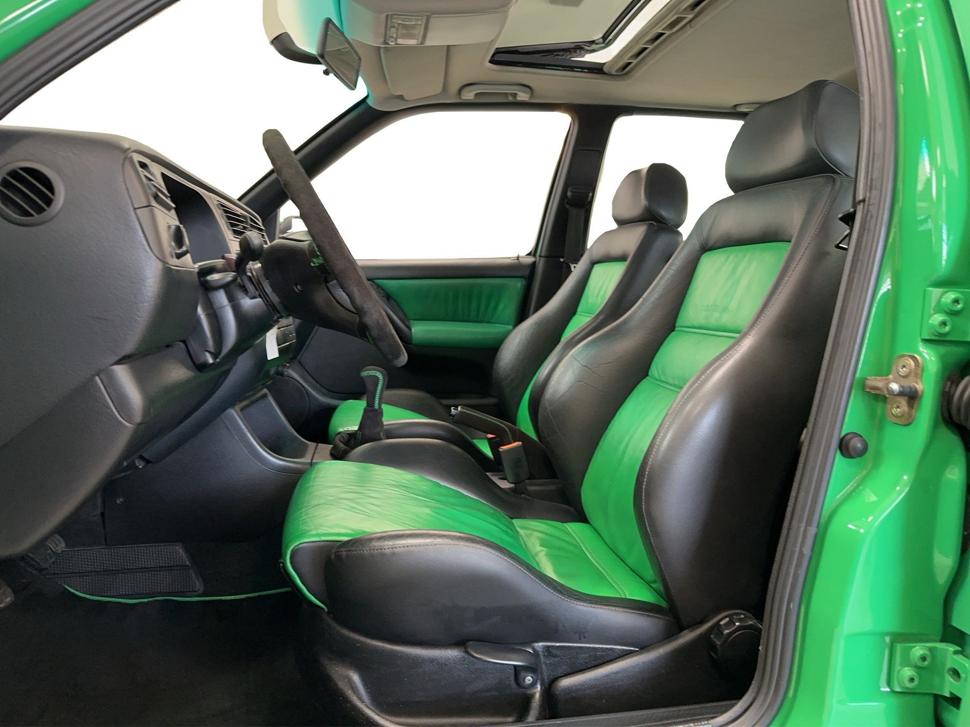VW Golf 2900 VR6 Colour Concept-image-18