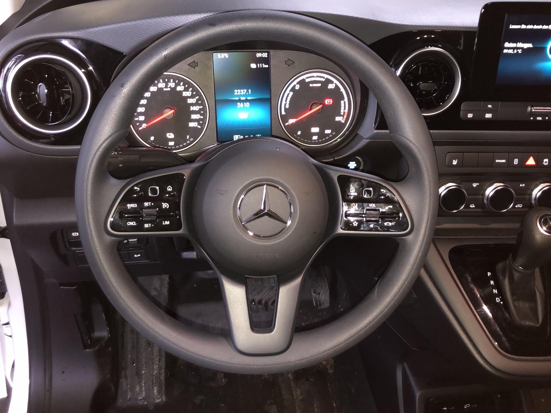 MERCEDES-BENZ eCitan Standard Pro-image-11