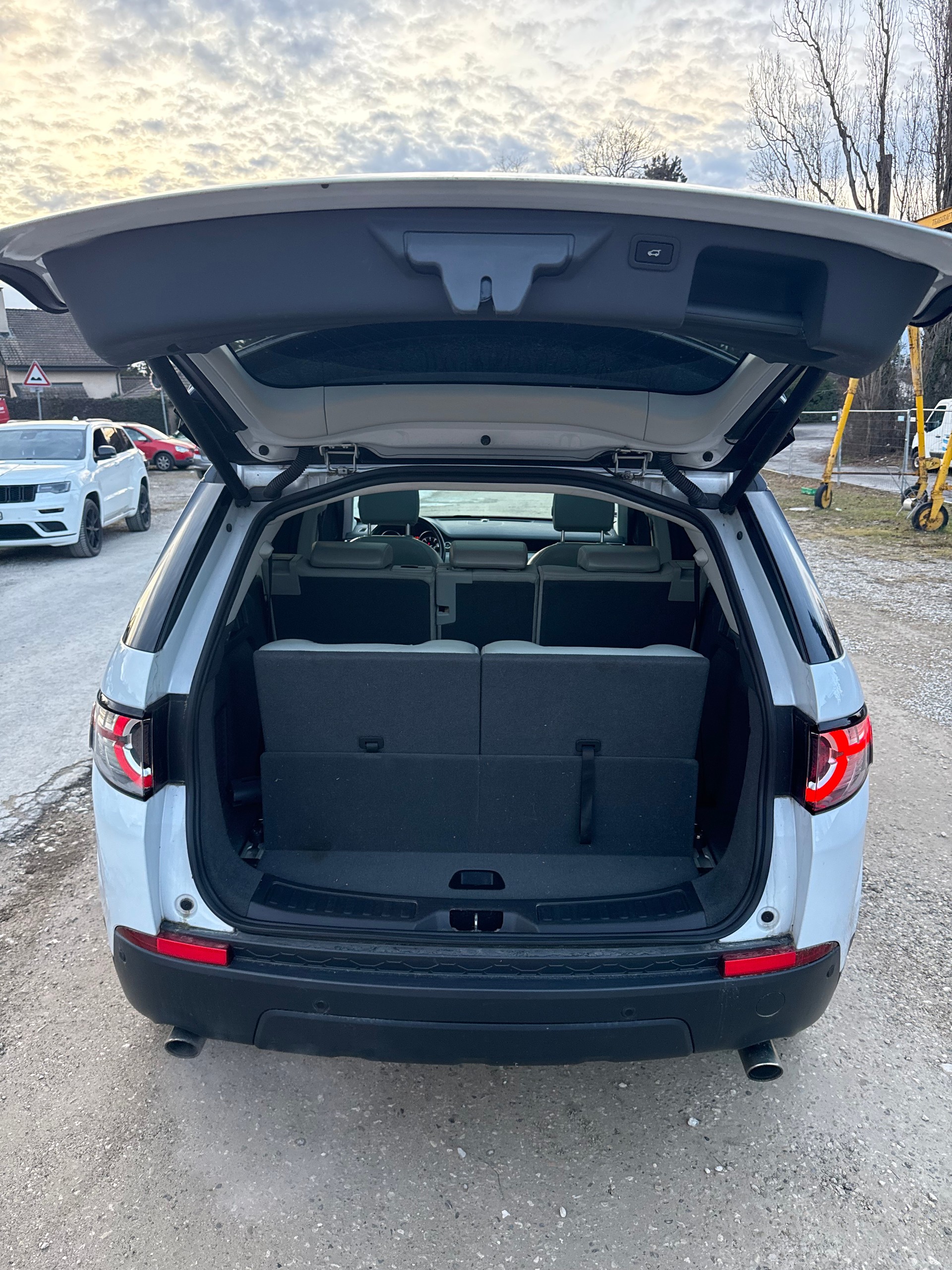 LAND ROVER Discovery Sport 2.0 Si4 HSE Luxury AT9-image-5