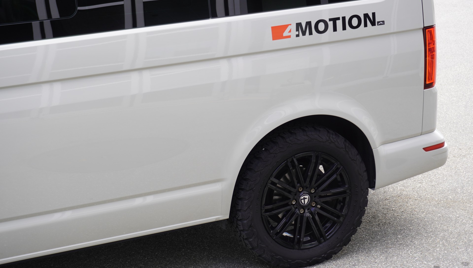 VW T6.1 2.0 TDI Caravelle 4Motion DSG-image-11
