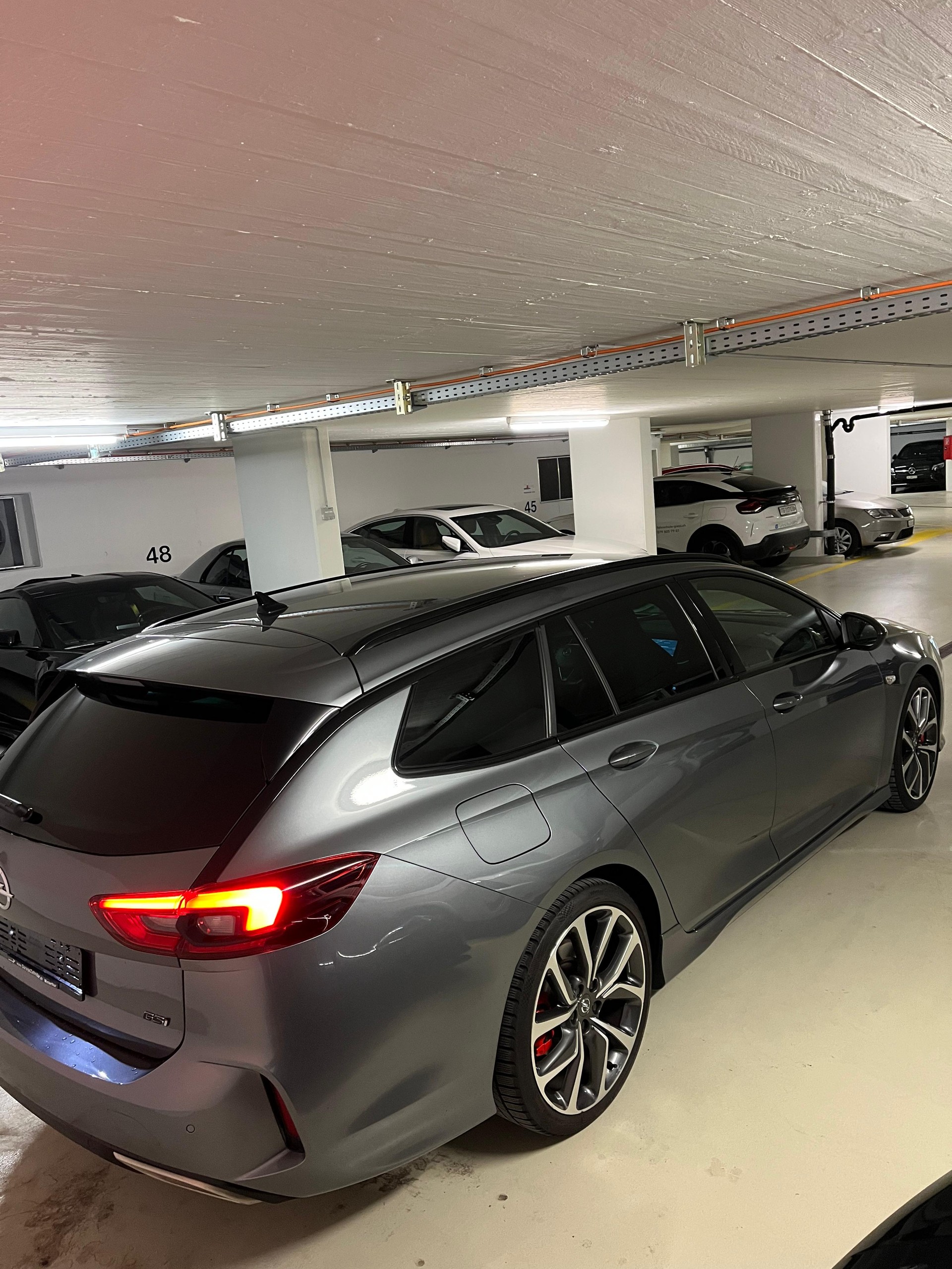 OPEL Insignia 2.0 T Sports Tourer GSi Automatic-image-3