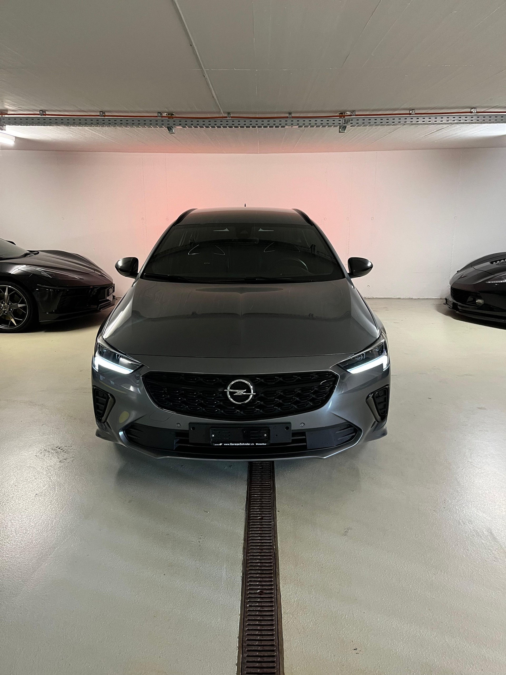 OPEL Insignia 2.0 T Sports Tourer GSi Automatic-image-1