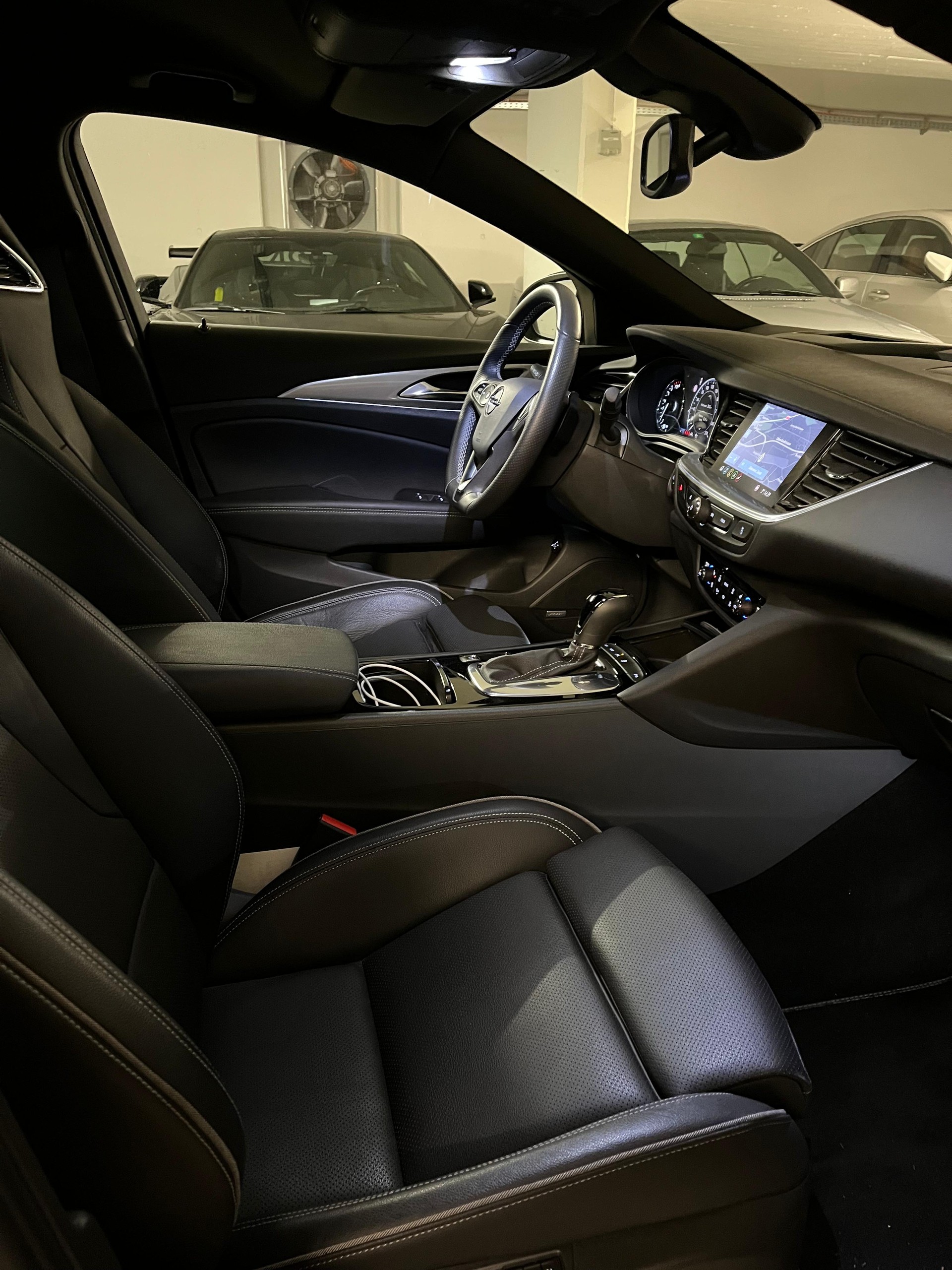 OPEL Insignia 2.0 T Sports Tourer GSi Automatic-image-5
