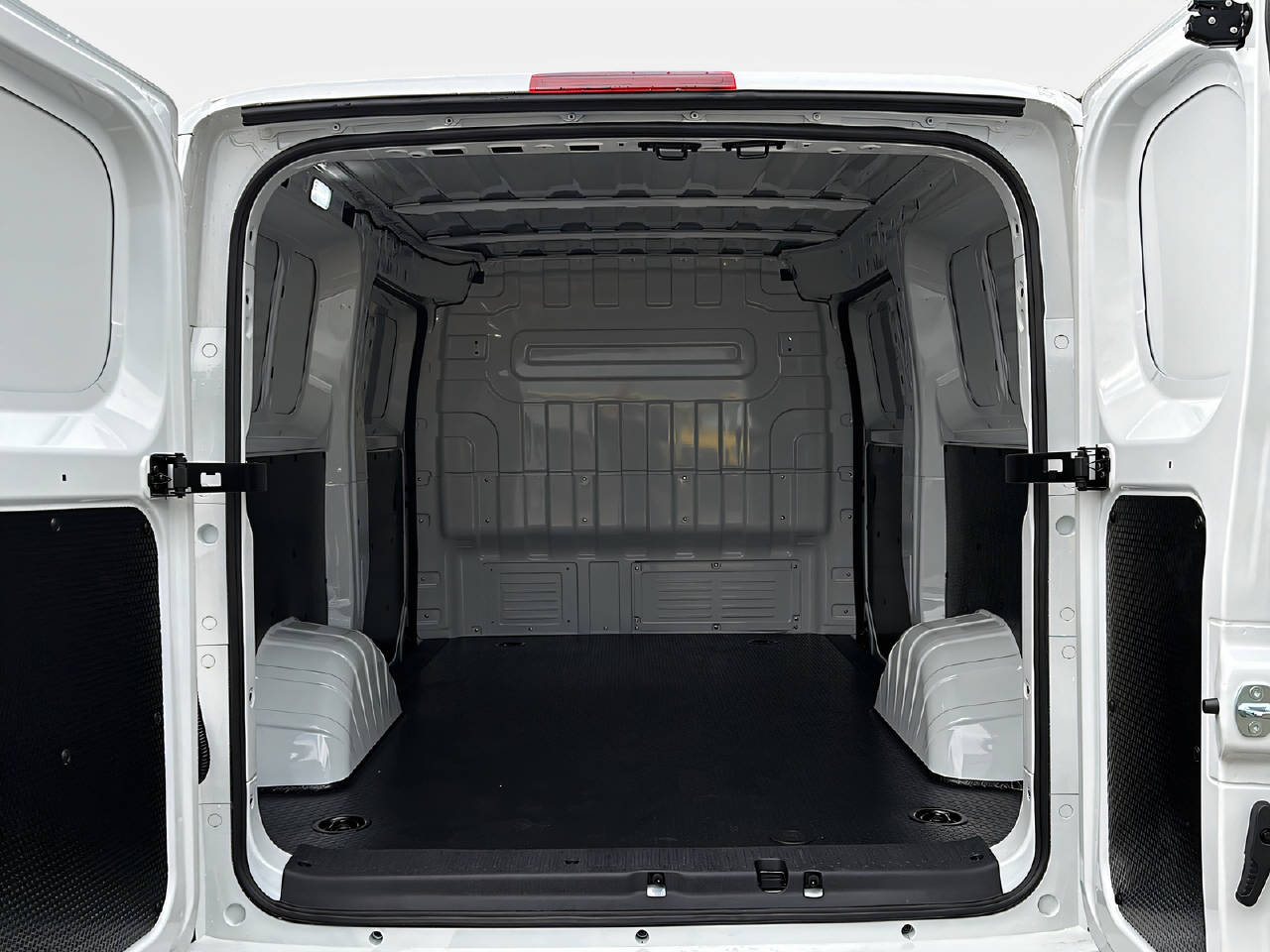 MAXUS eDeliver 5 Kaw. E-Motor 64kWh-image-13