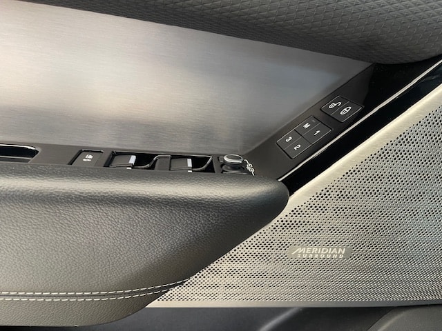 LAND ROVER Range Rover Velar R-Dynamic P 300 Automatic-image-15