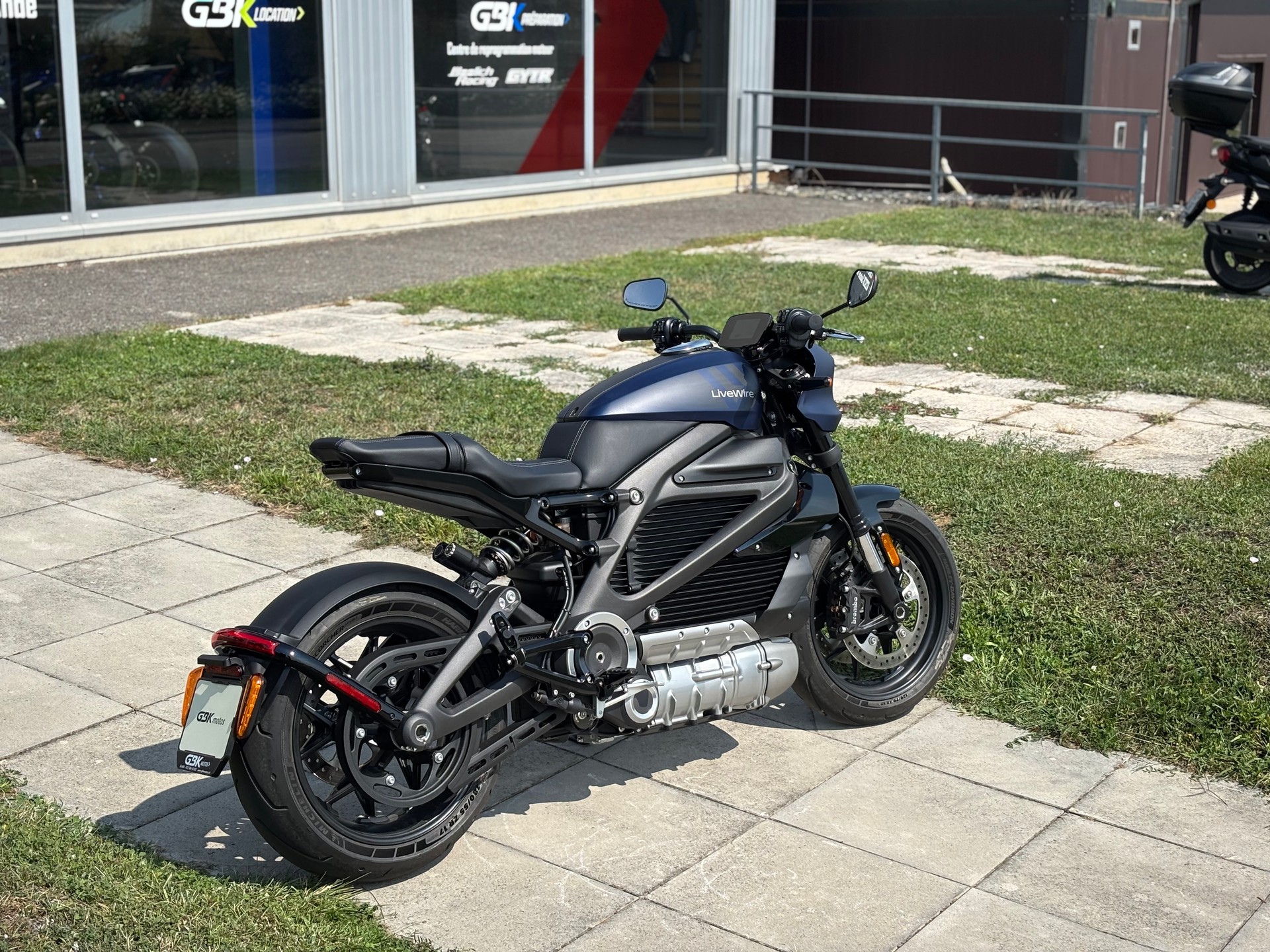 LIVEWIRE One-image-2