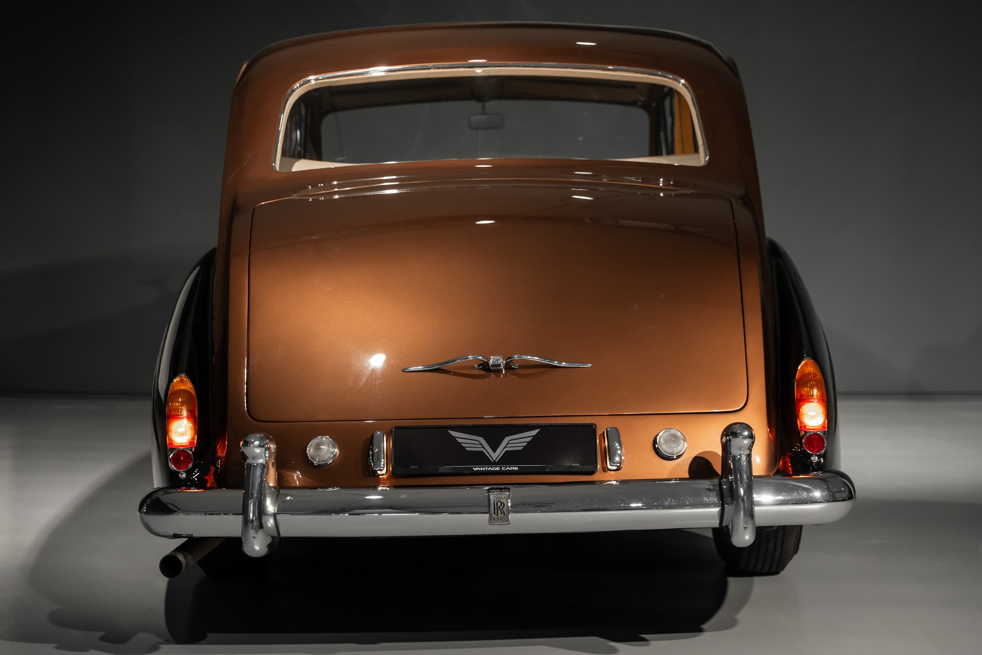 ROLLS-ROYCE Phantom V-image-9