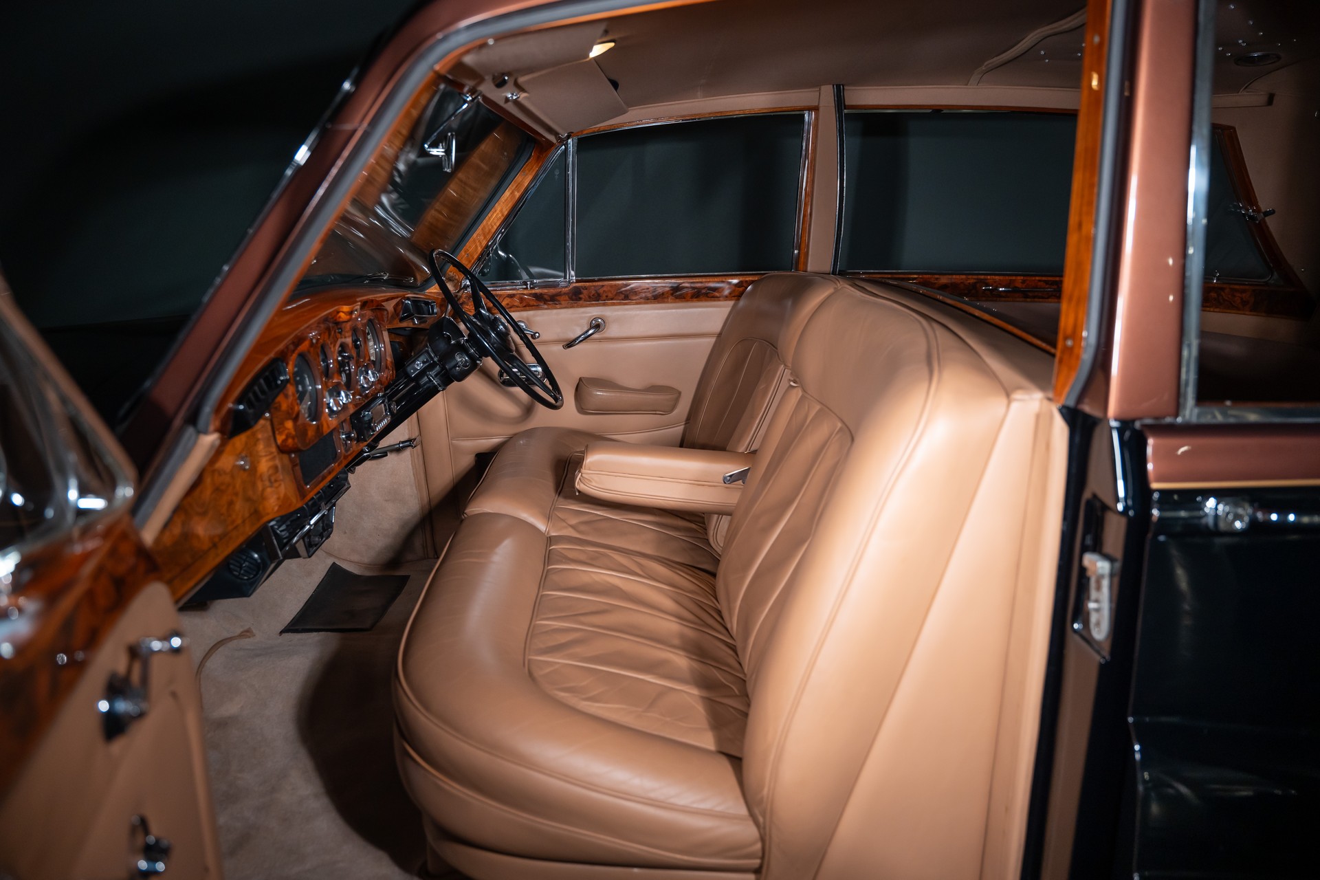 ROLLS-ROYCE Phantom V-image-14