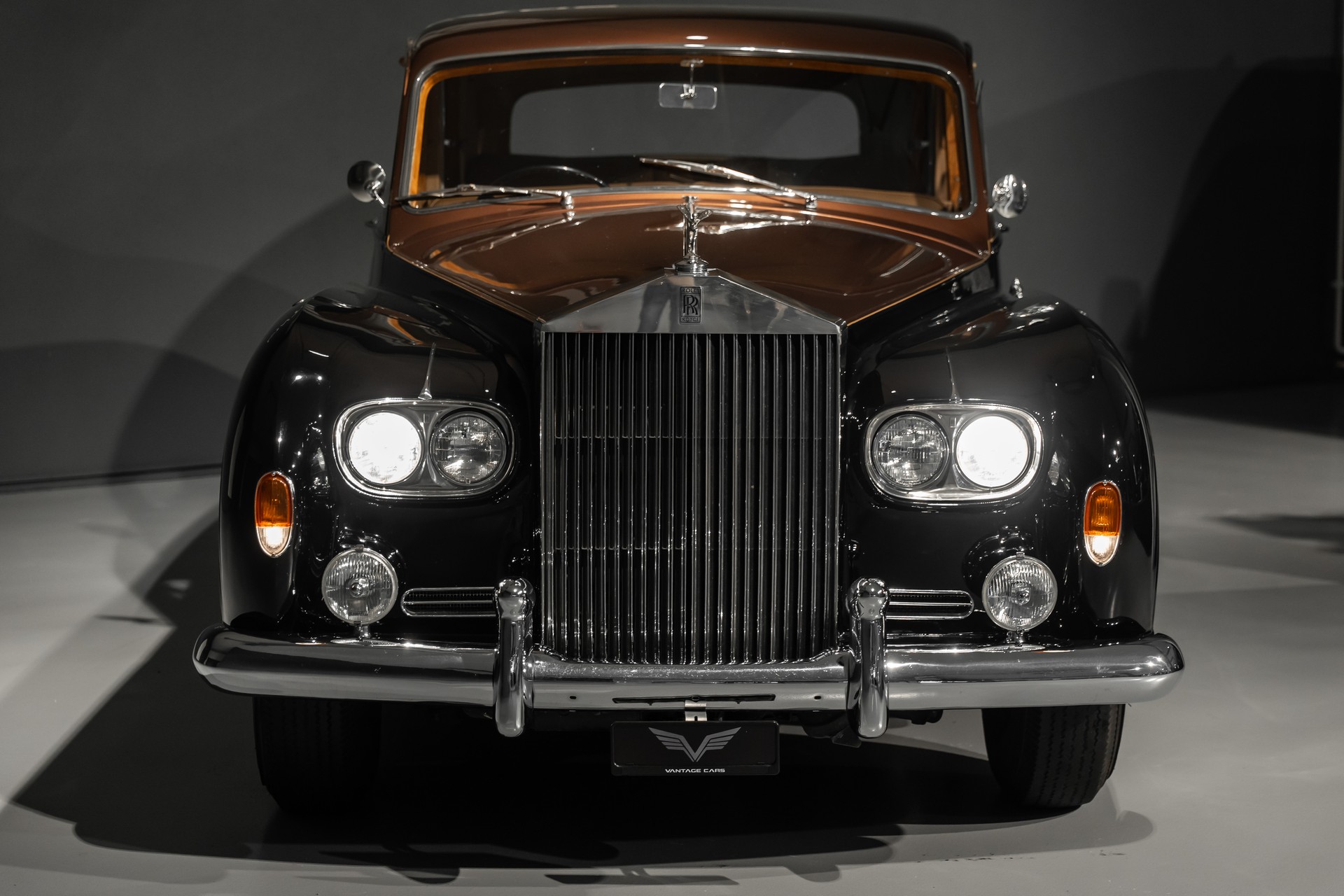 ROLLS-ROYCE Phantom V-image-4