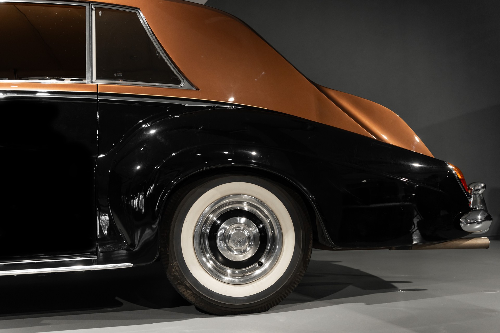 ROLLS-ROYCE Phantom V-image-11