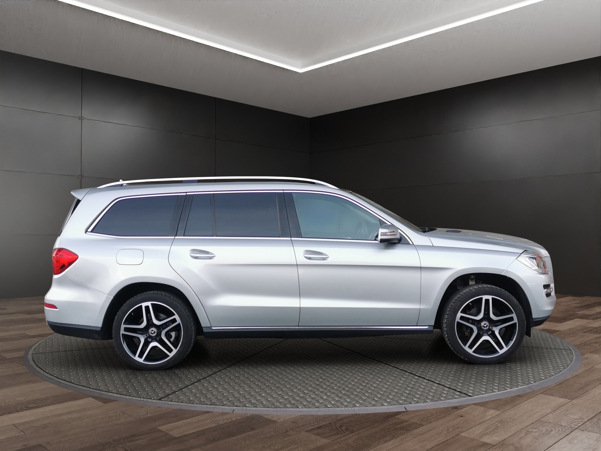 MERCEDES-BENZ GL 350 BlueTEC 4Matic 7G-TRONIC-image-4