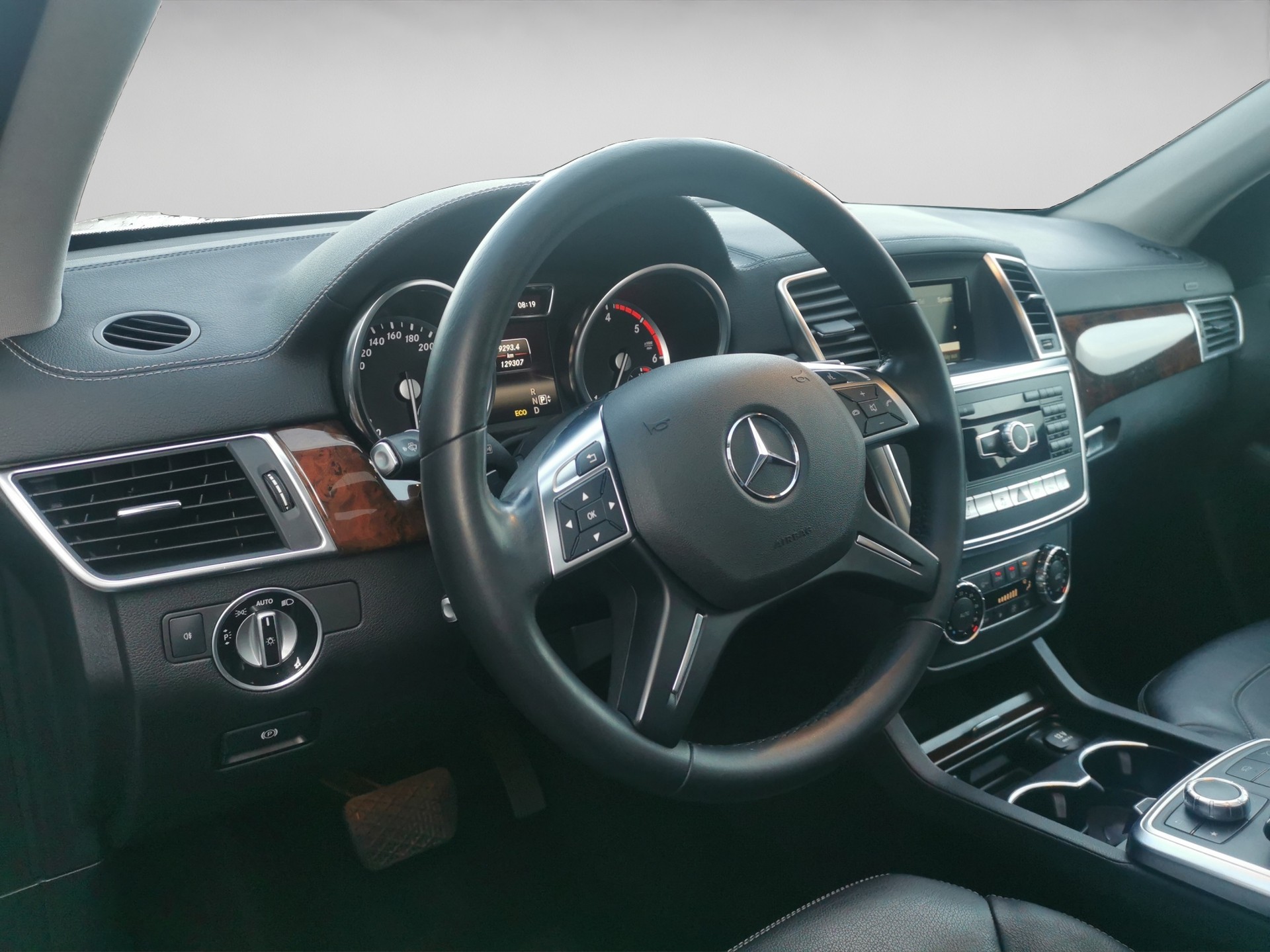 MERCEDES-BENZ GL 350 BlueTEC 4Matic 7G-TRONIC-image-11