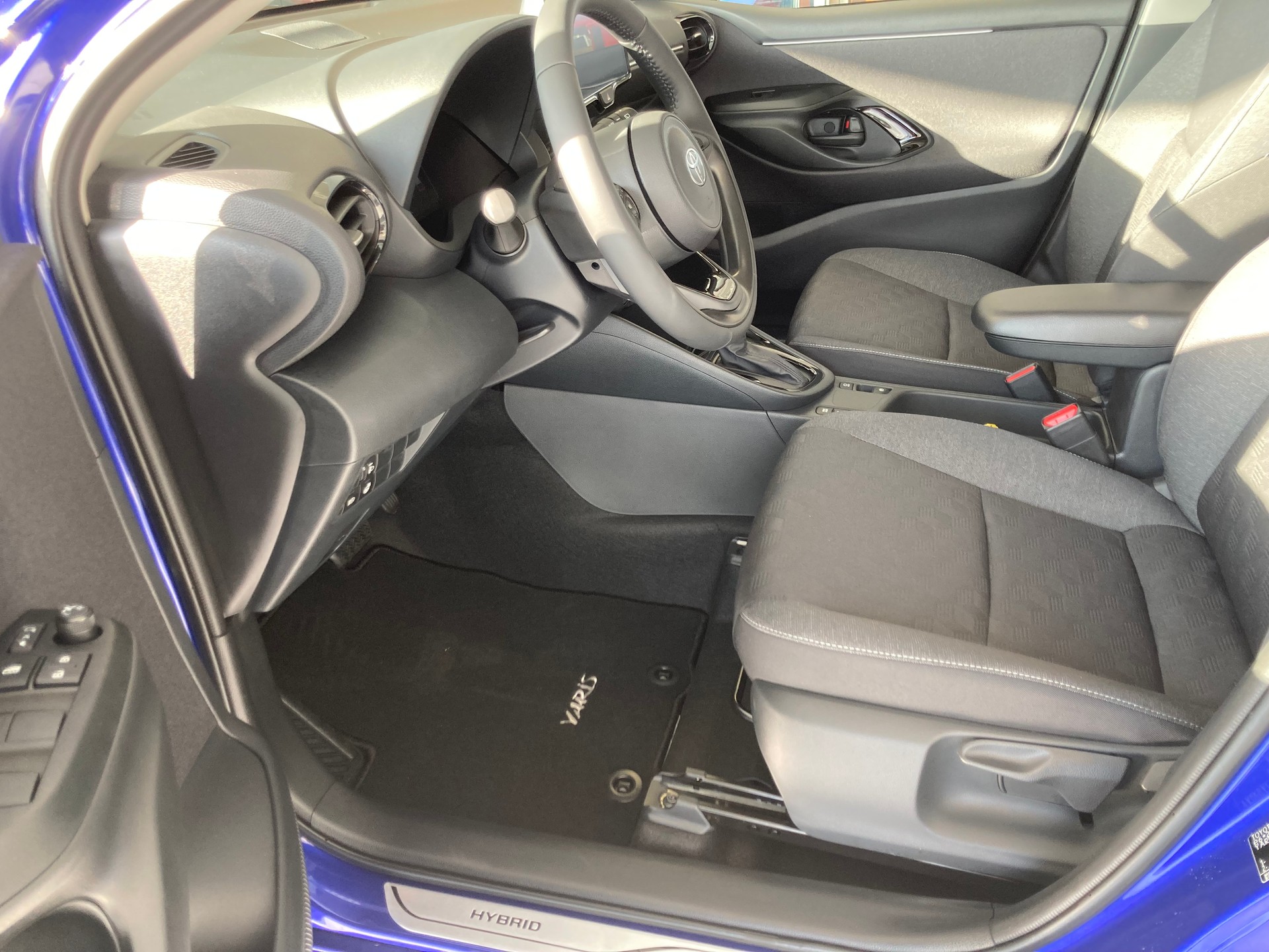 TOYOTA Yaris 1.5 Trend Plus e-CVT-image-8