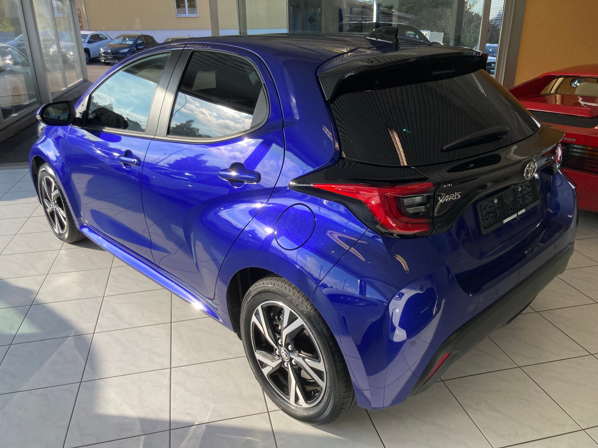 TOYOTA Yaris 1.5 Trend Plus e-CVT-image-3