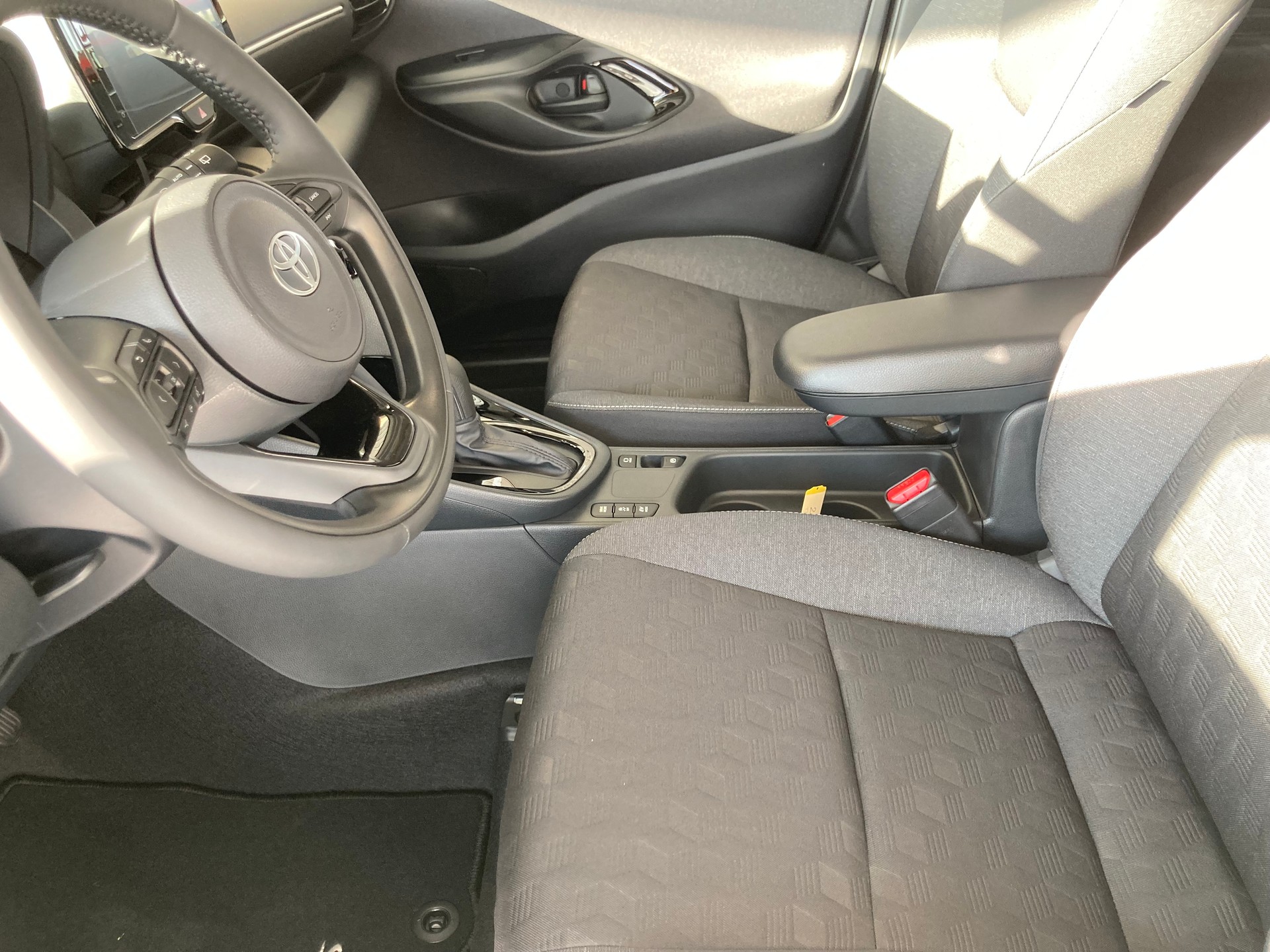 TOYOTA Yaris 1.5 Trend Plus e-CVT-image-7