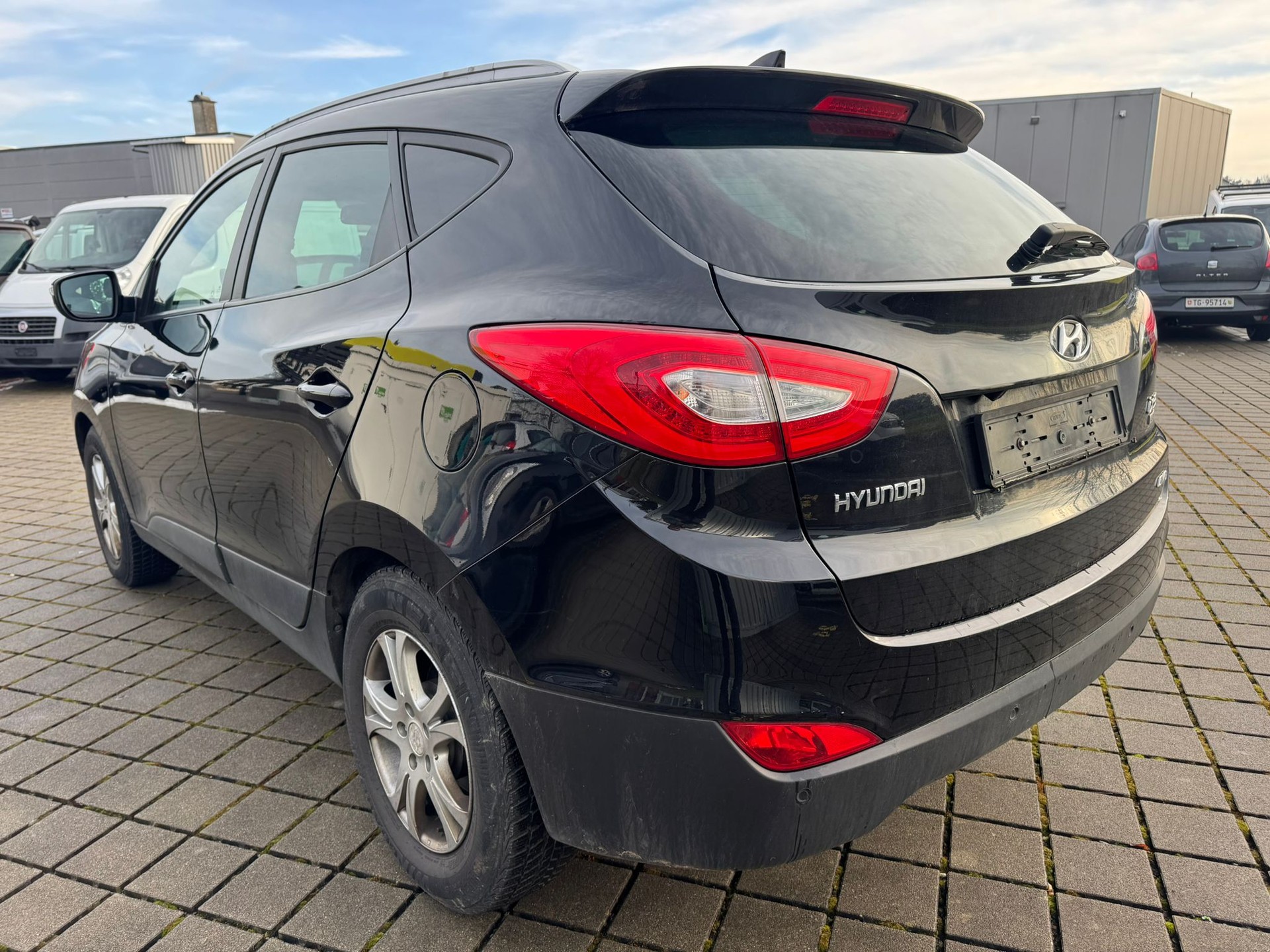 HYUNDAI iX 35 2.0 CRDi Vertex 4WD Automatic-image-5