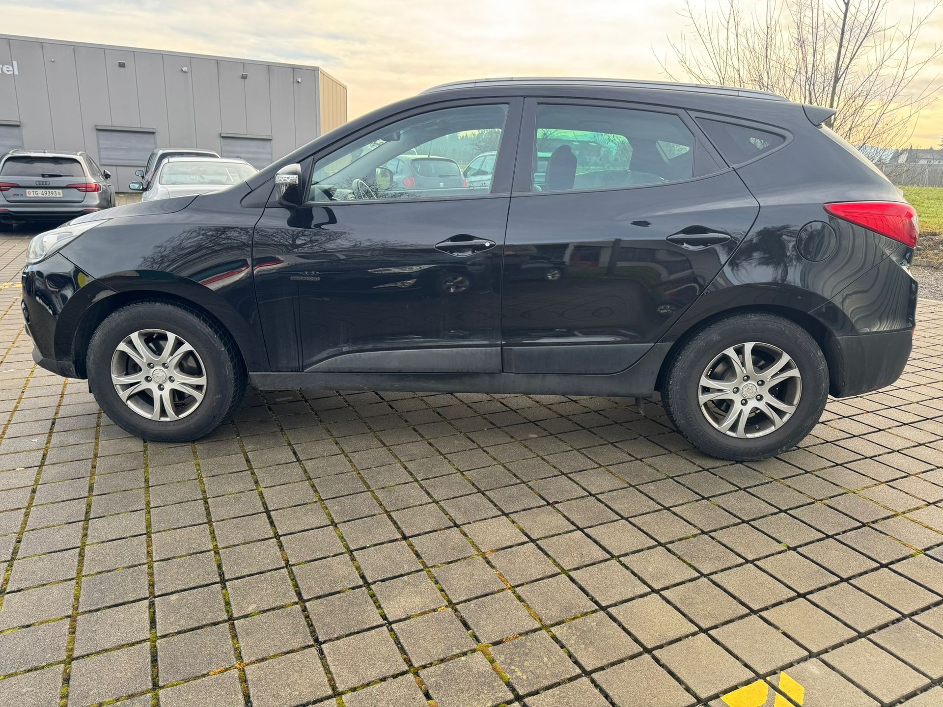 HYUNDAI iX 35 2.0 CRDi Vertex 4WD Automatic-image-4