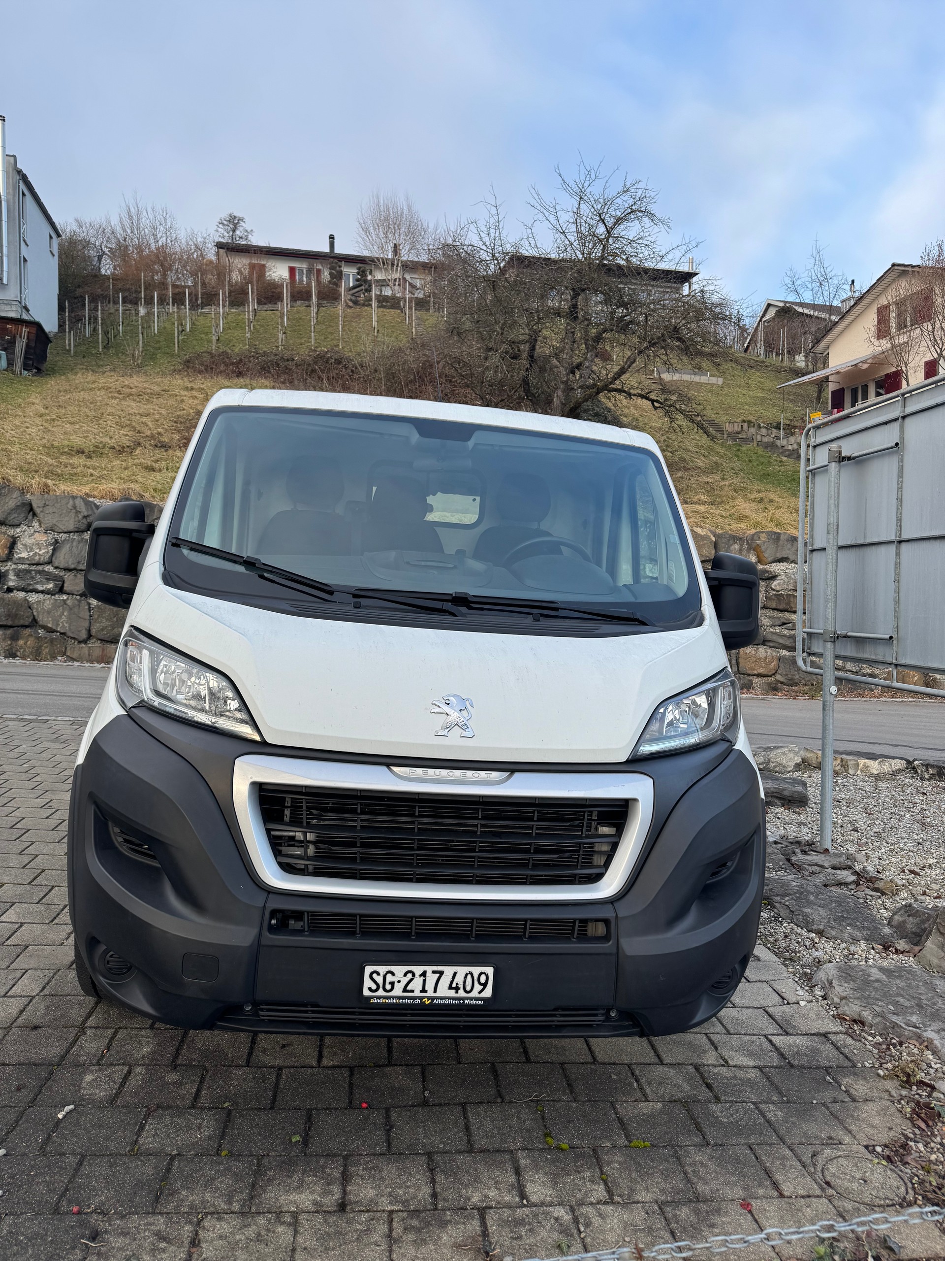 PEUGEOT Boxer 2.2 HDI 330 Pro L1H1-image-4