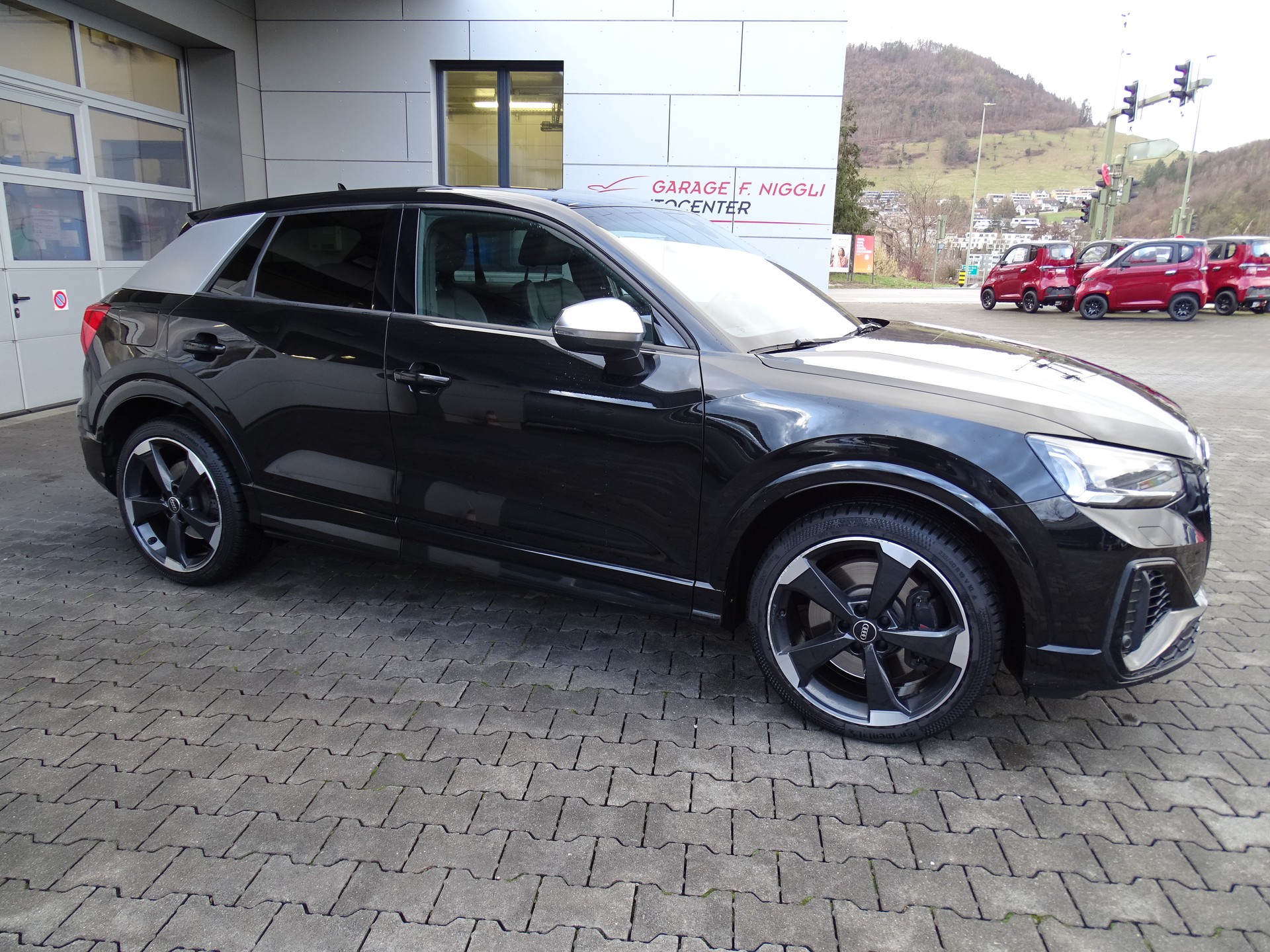 AUDI SQ2 TFSI quattro S-tronic-showroom-element-2