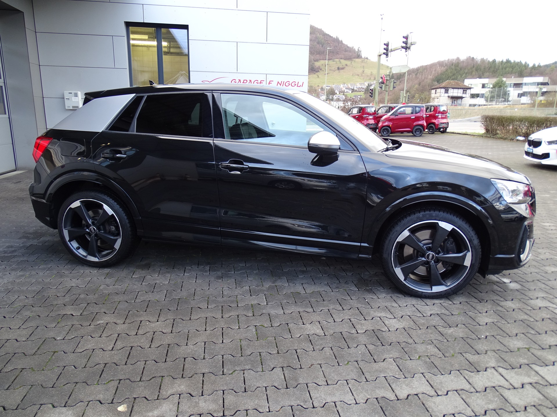 AUDI SQ2 TFSI quattro S-tronic-showroom-element-3