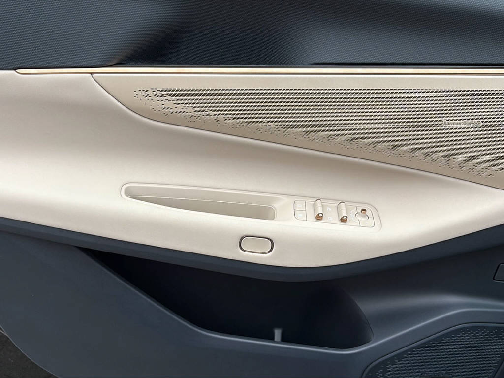 LYNK & CO 08-image-20